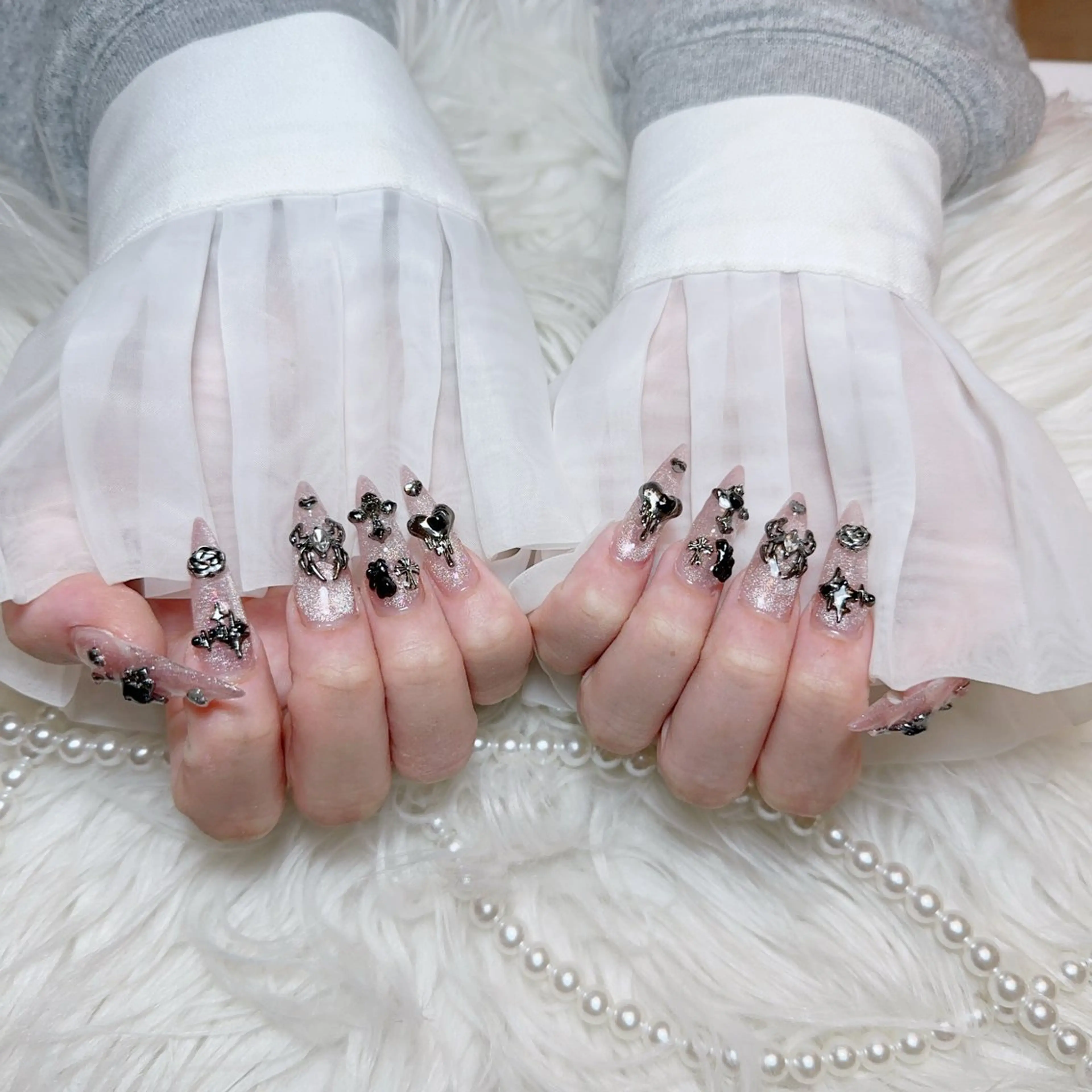 ネイル ハンドネイル ☁️Yun nail KiKi☁️のネイルデザイン