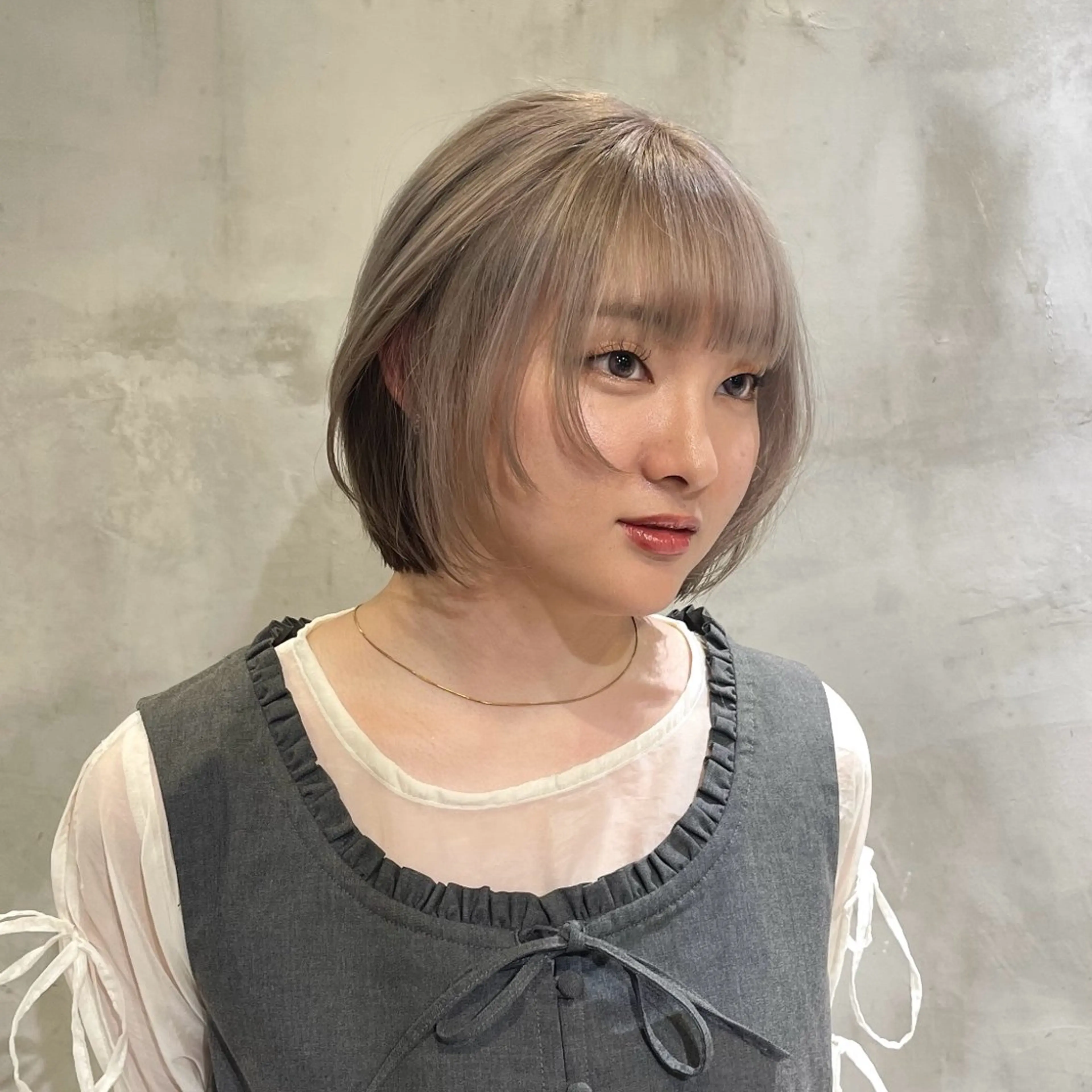 ショート カラー ブラウンカラー デザインカラー グレージュ ボブ 顔周りカット KOKO . 🐚 【高円寺】のヘアスタイル