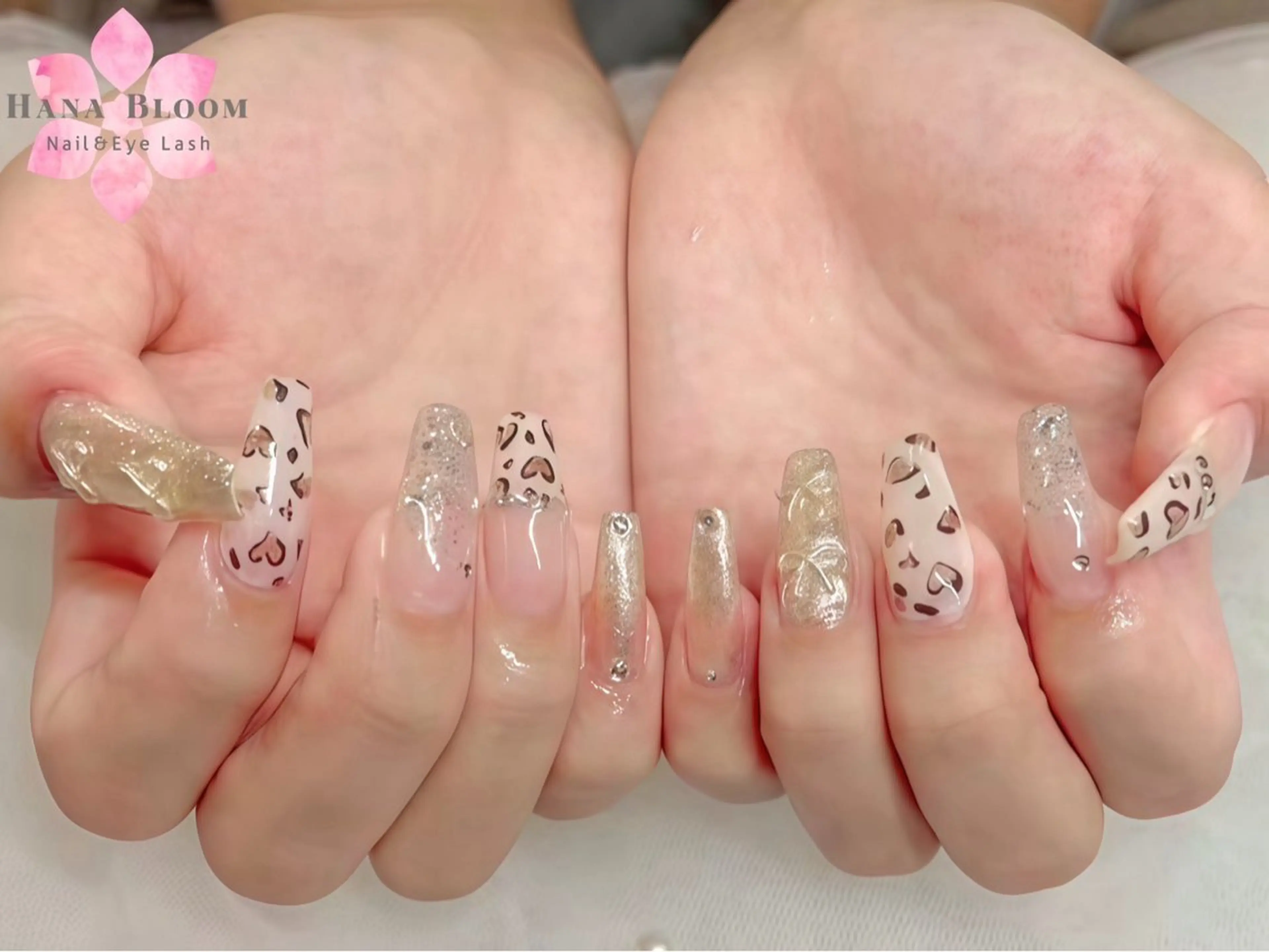 ネイル フレンチネイル ジェルネイル グラデーション ラメ(グリッター) マグネットネイル ハンドネイル ハンドケア Hana Bloom Nail Salonのネイルデザイン