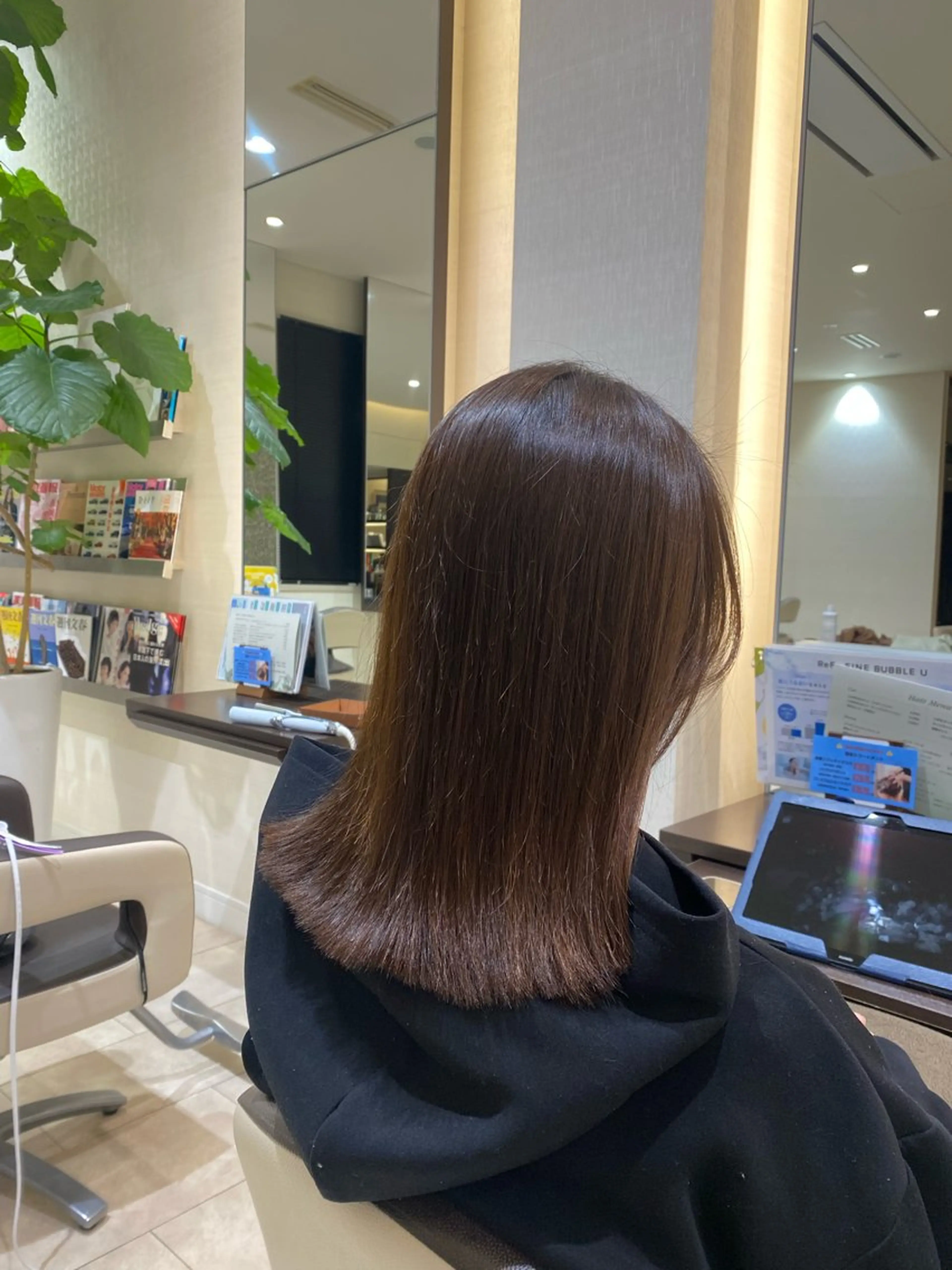 ミディアム CARDIA LUSSO所属・松下 美希のヘアスタイル