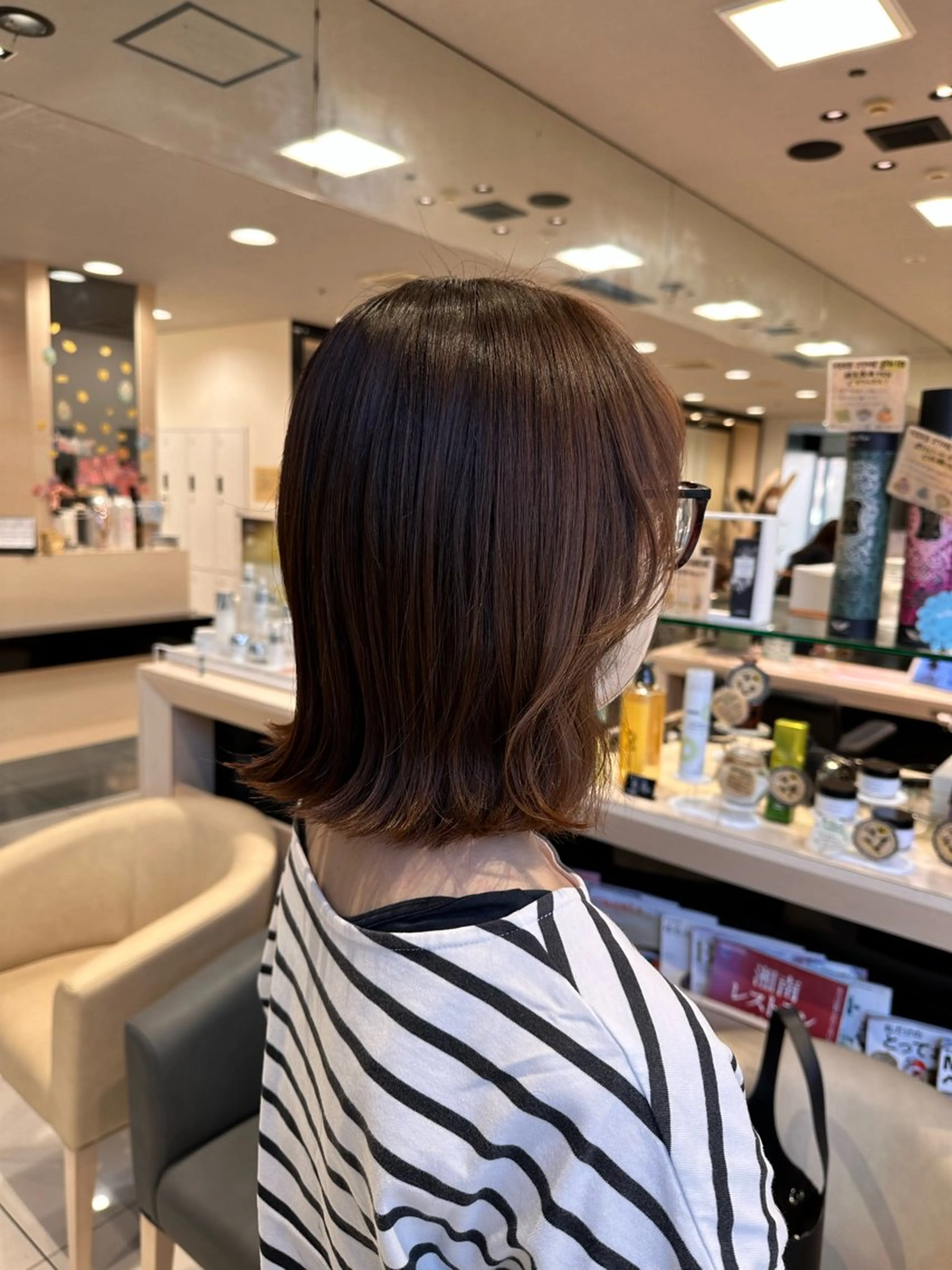 ミディアム 顔まわりレイヤー レイヤーカット カット パーマ クロスパーマ/うる艶 カラー/Kurumiのヘアスタイル