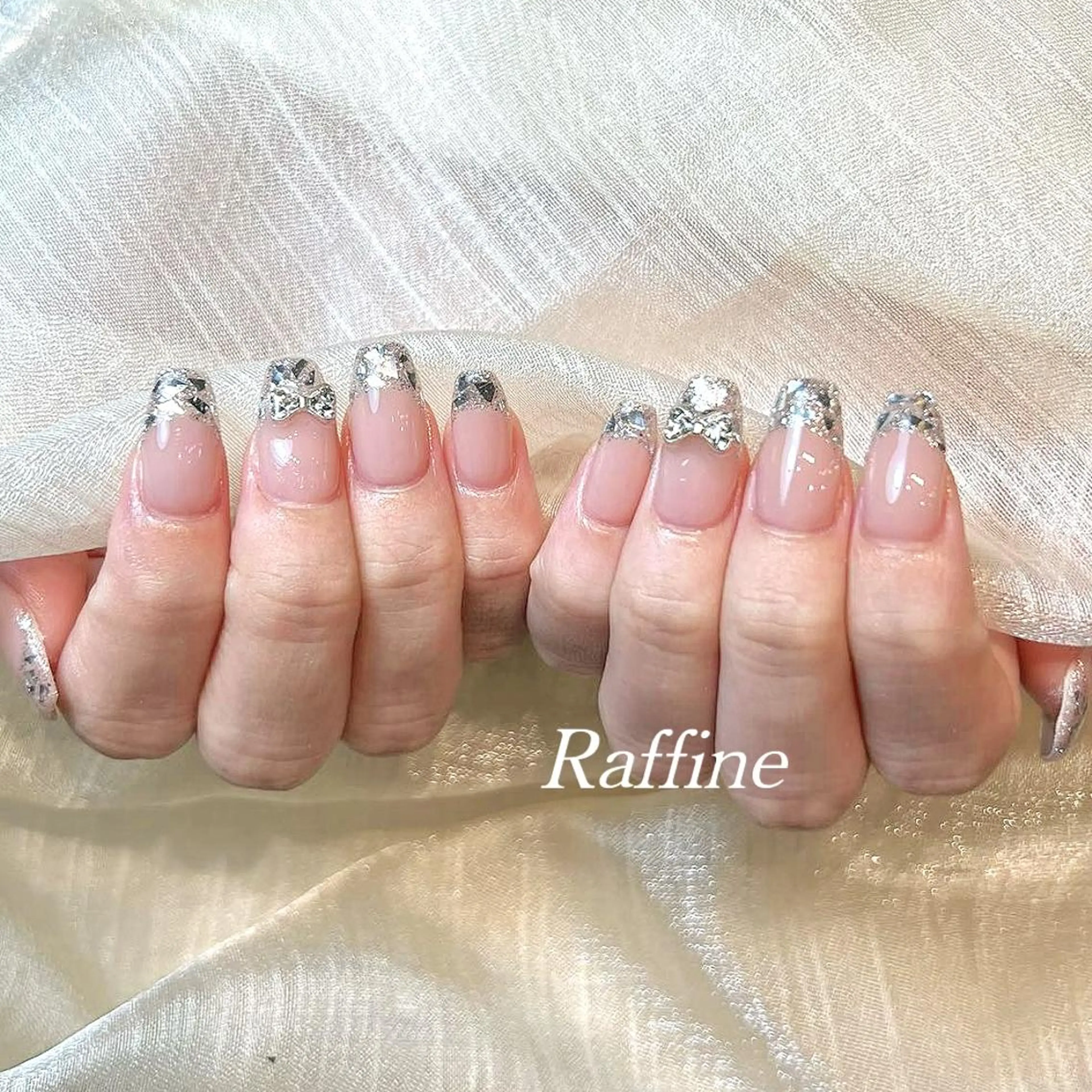 ネイル ハンドネイル フットネイル ハンドケア RAFFINE 月🦋🩵のネイルデザイン