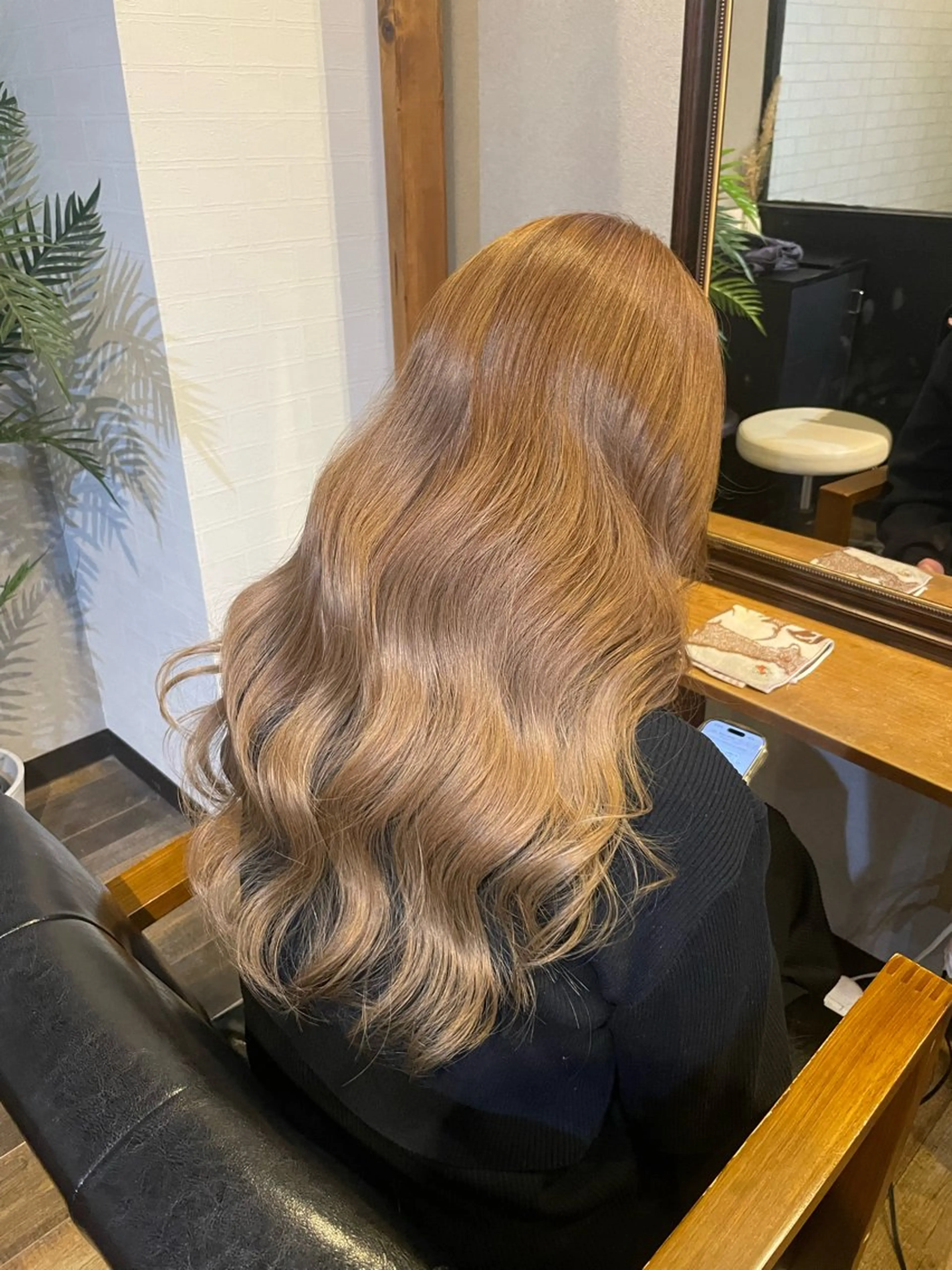 ロング カラー ヘアカラー トリートメント MIKA 💫艶透明感カラーのヘアスタイル