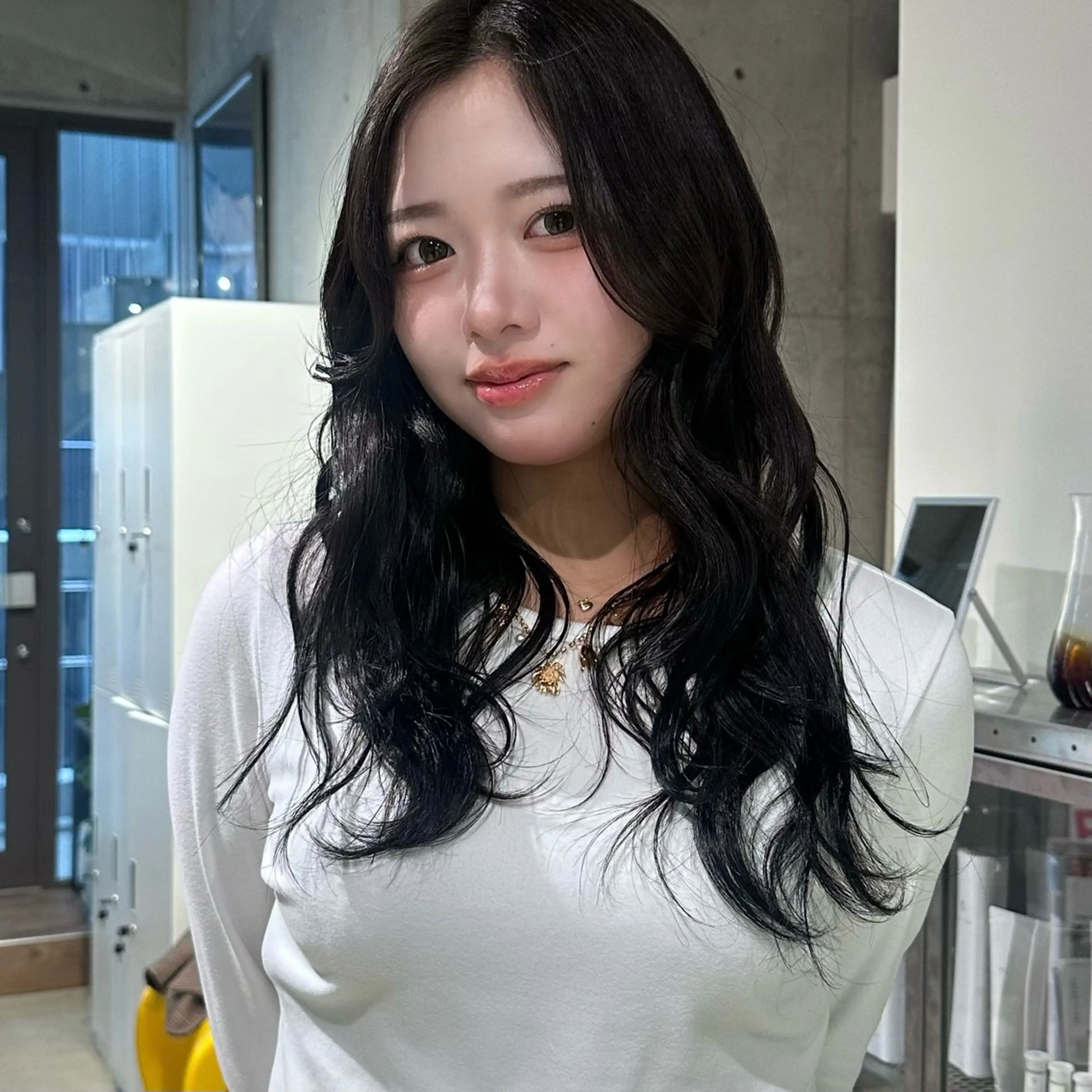 ロング カラー ベージュカラー 透明感カラー オリーブベージュ akari/ 透明感/ワンカラーのヘアスタイル