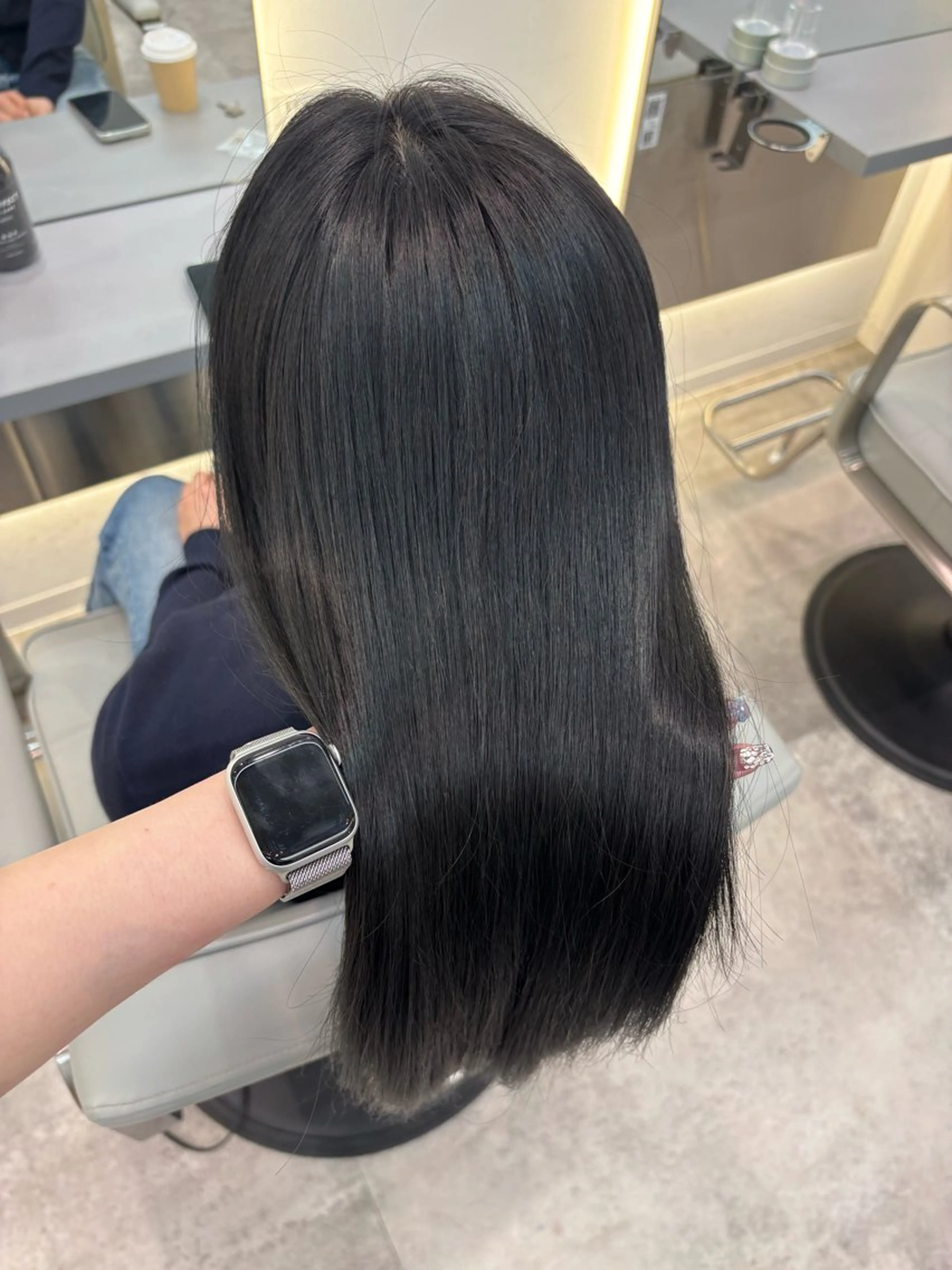 ミディアム ヘアカラー トリートメント 艶髪ストレート🫶 AYANAのヘアスタイル