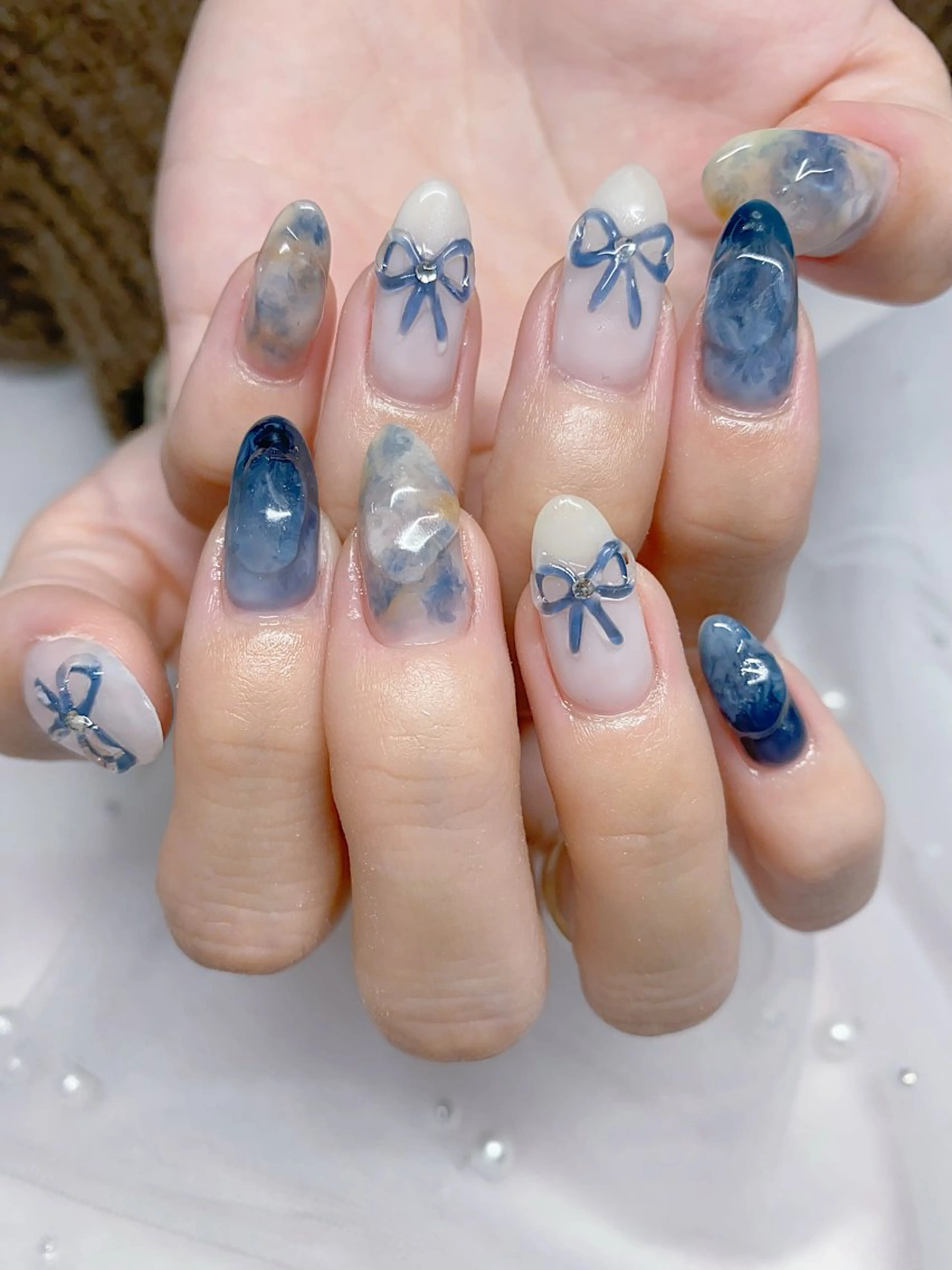 ネイル ニュアンスネイル リボン ハンドネイル Jasmine nailsalon所属・ジャスミン ネイルサロンのネイルデザイン