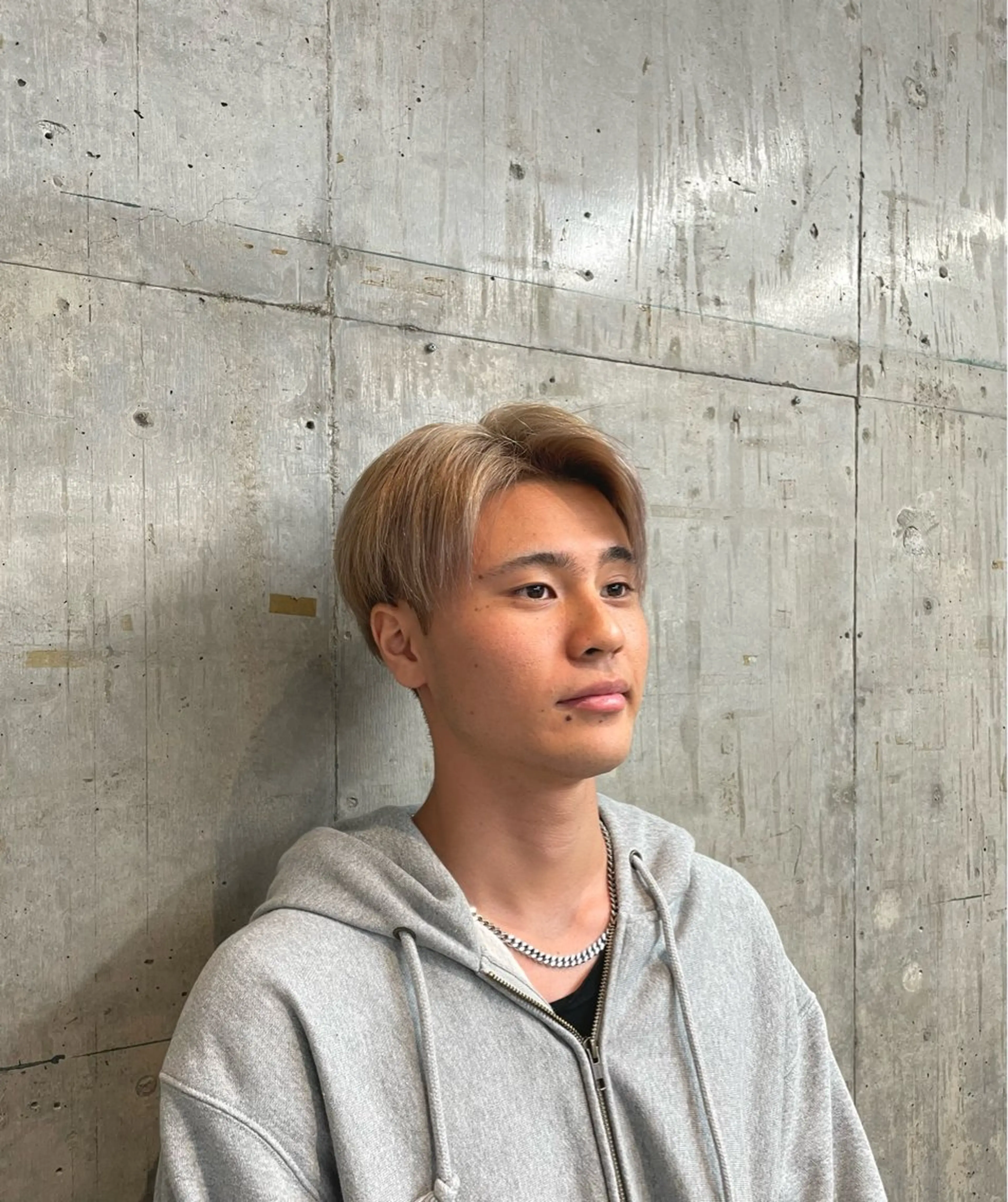 ショート カラー パーマ メンズ メンズブリーチ ブリーチ シルバー 🎧シャドウパーマ/ SOUMA🎧のヘアスタイル