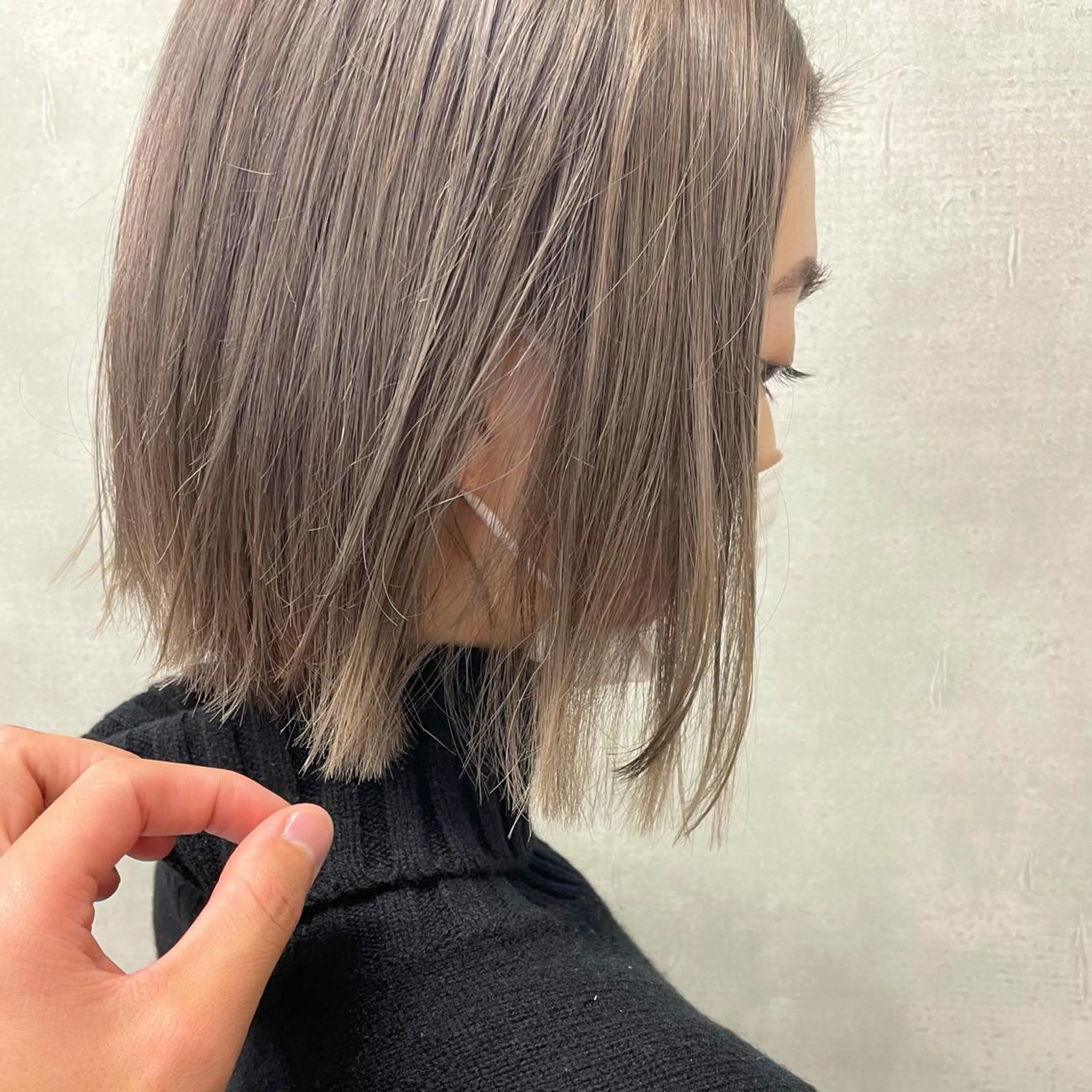 ミディアム カラー ベージュカラー グレージュ ハイライトカラー ミルクティーグレージュ ハイライト universe tokyoのヘアスタイル