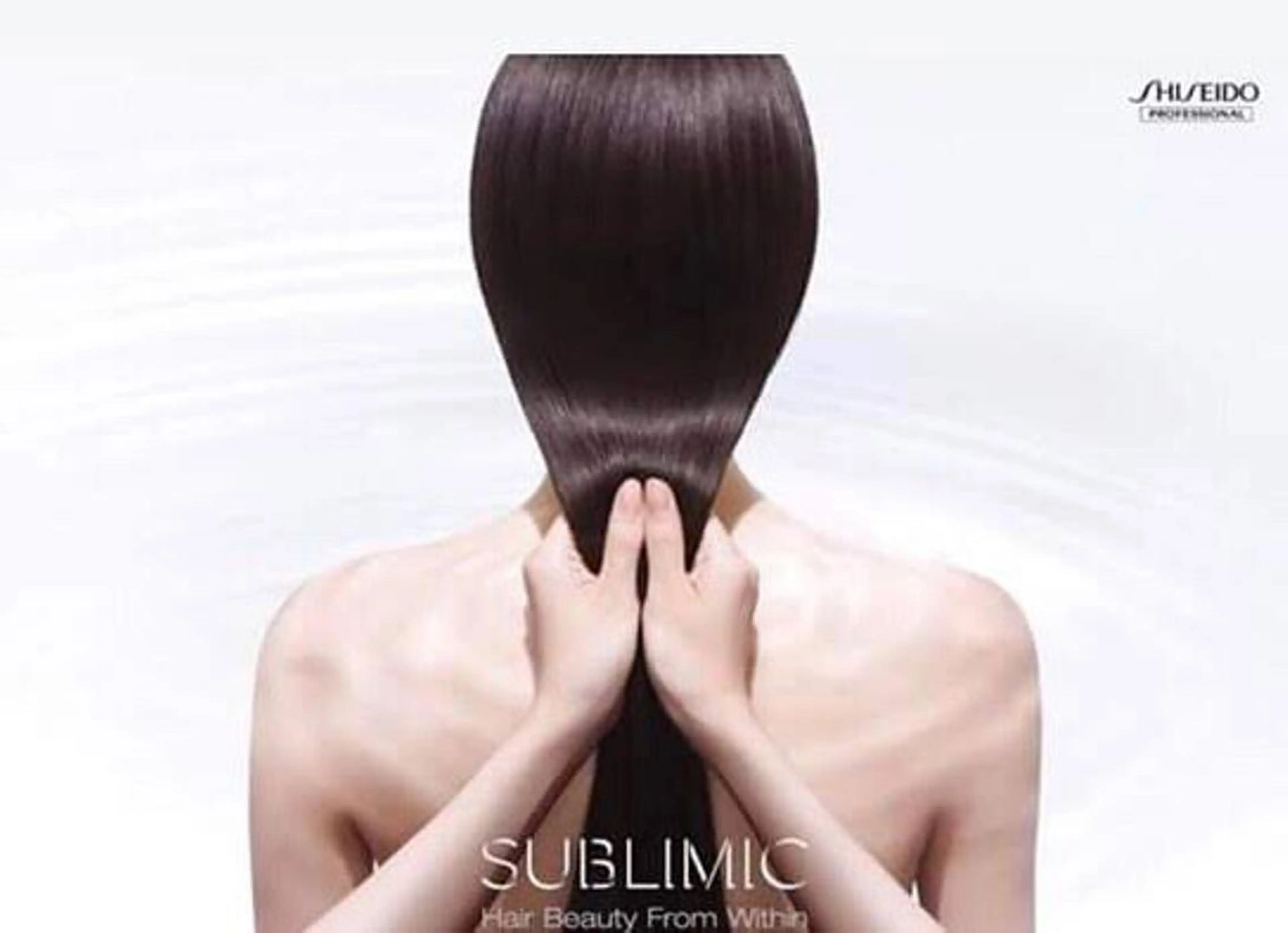 ロング ハッシュカット/ハイ トーン/MANAMIのヘアスタイル