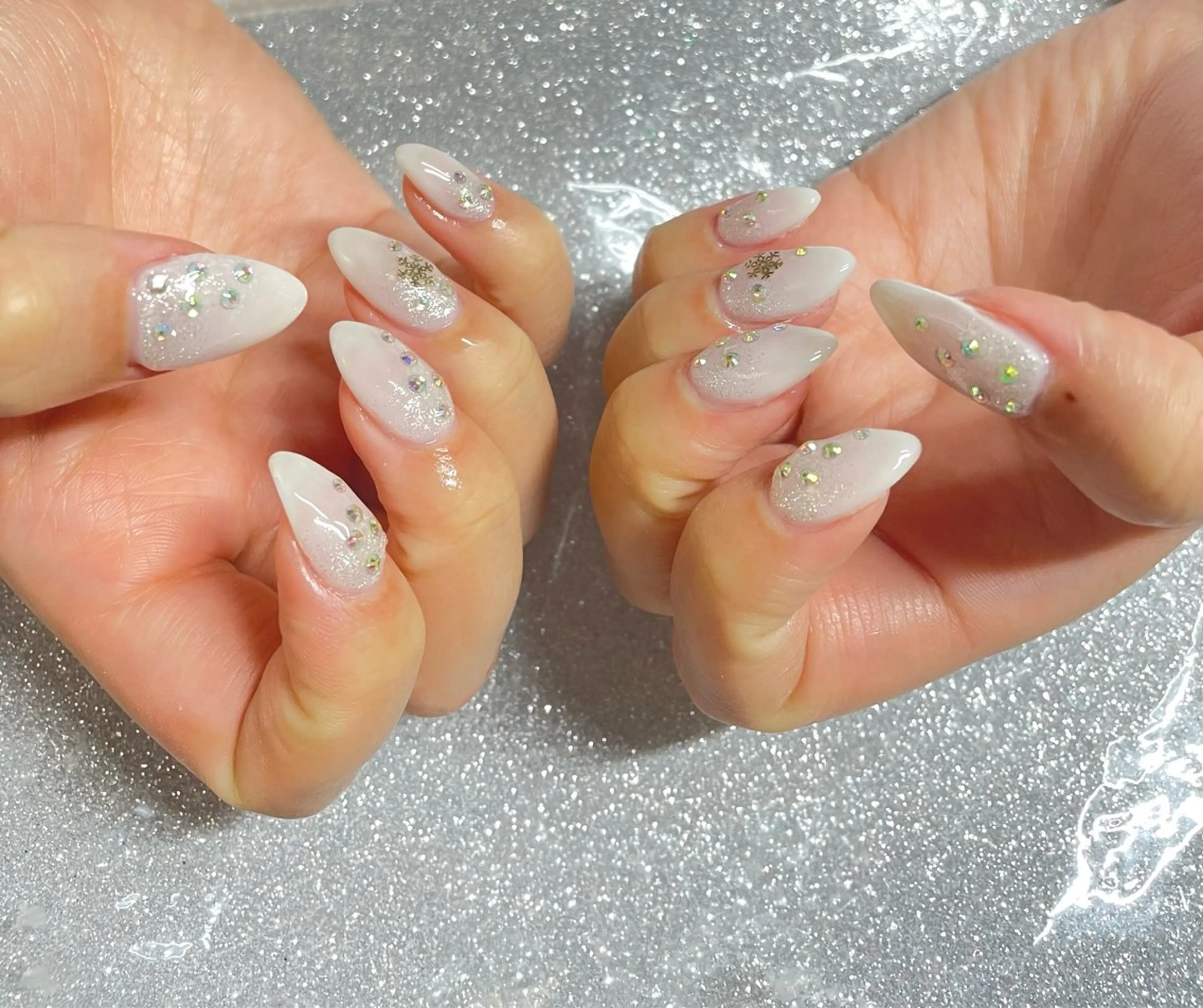 ネイル ハンドネイル VIERU 🌈🎀💖のネイルデザイン