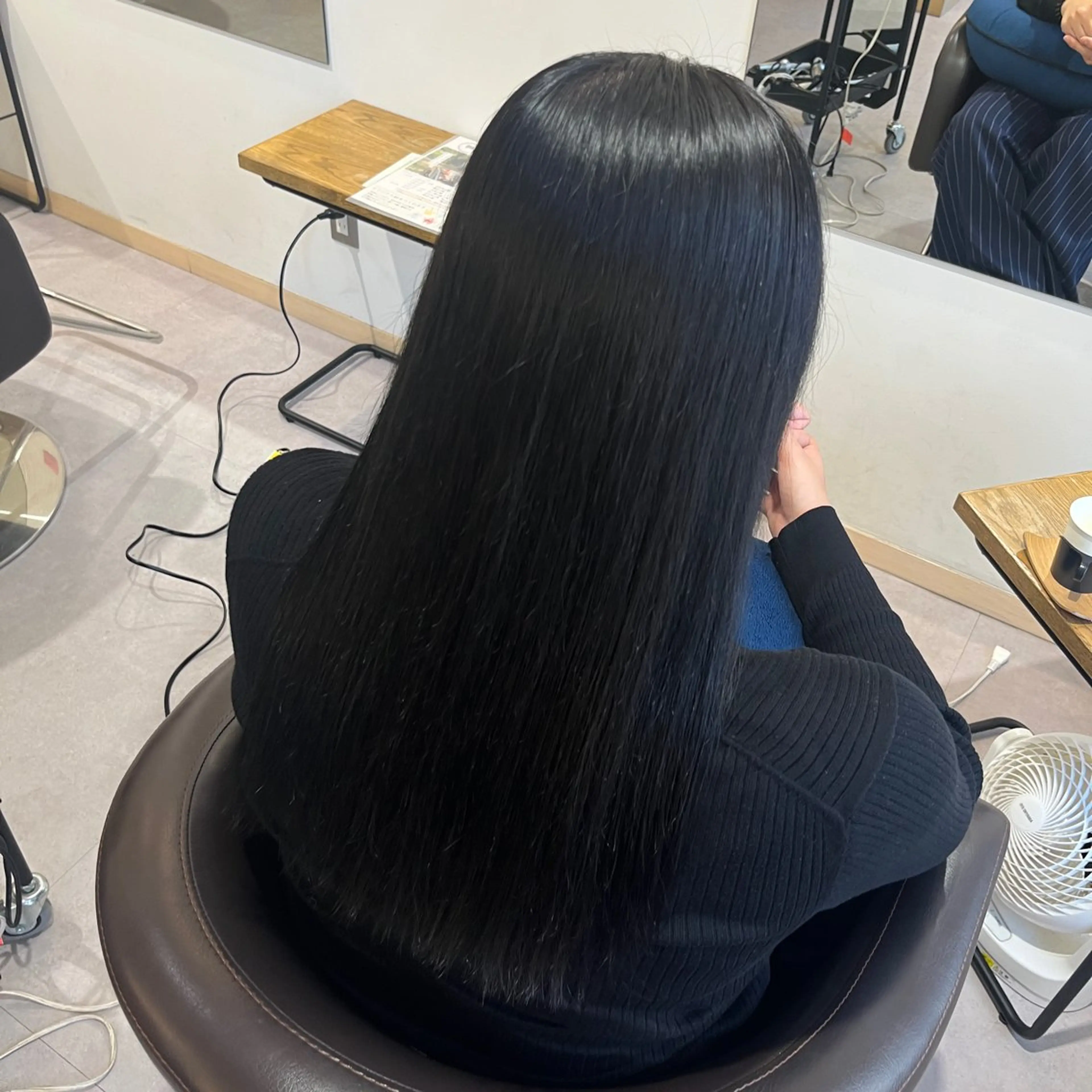 カラー ヘアカラー 荒井 茉凜のヘアスタイル
