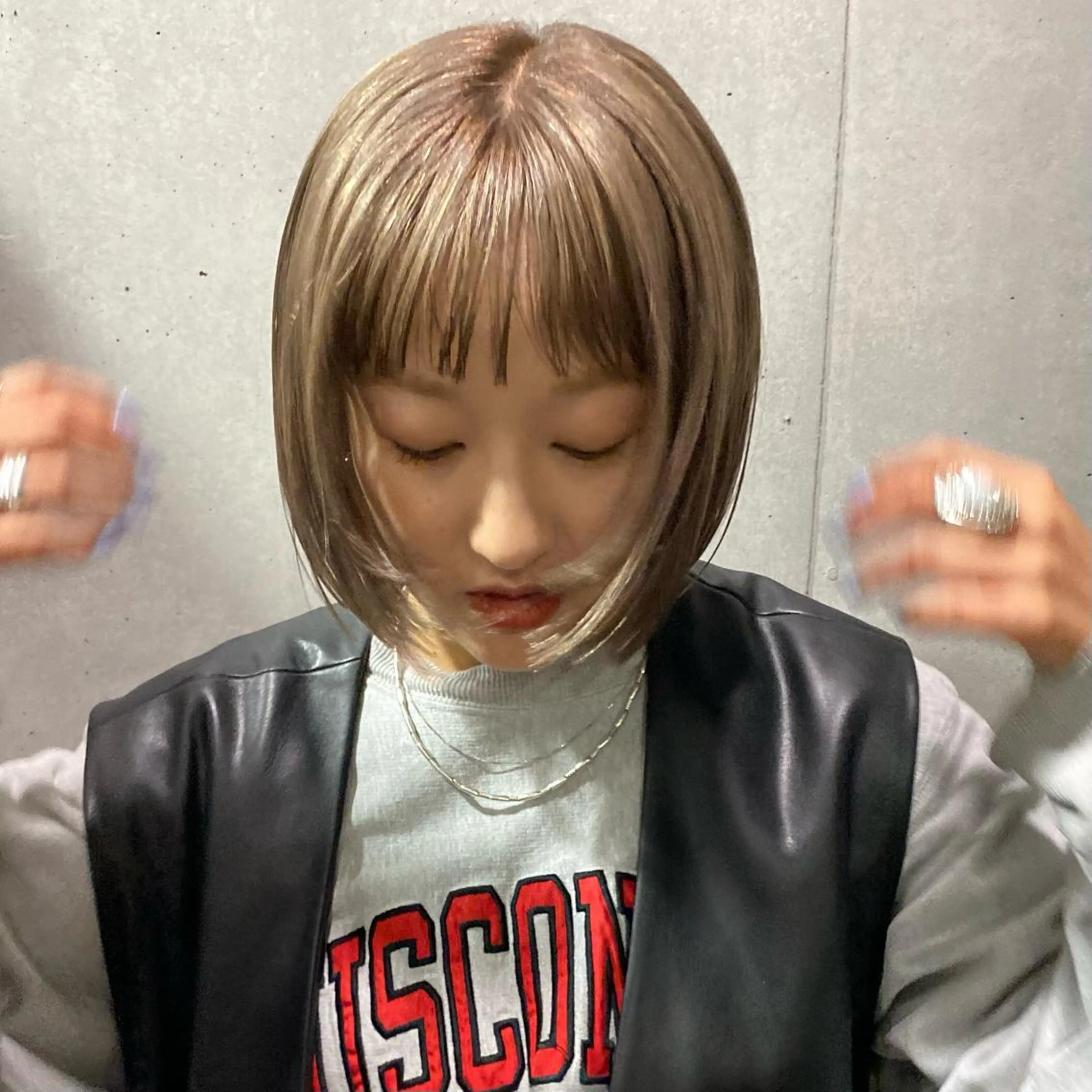 ショート カラー ベージュカラー ブリーチ ケアブリーチ ミルクティーベージュ ピンクカラー irwi/イルウィ所属・miku🎀門前仲町 ブリーチ・レイヤーのヘアスタイル