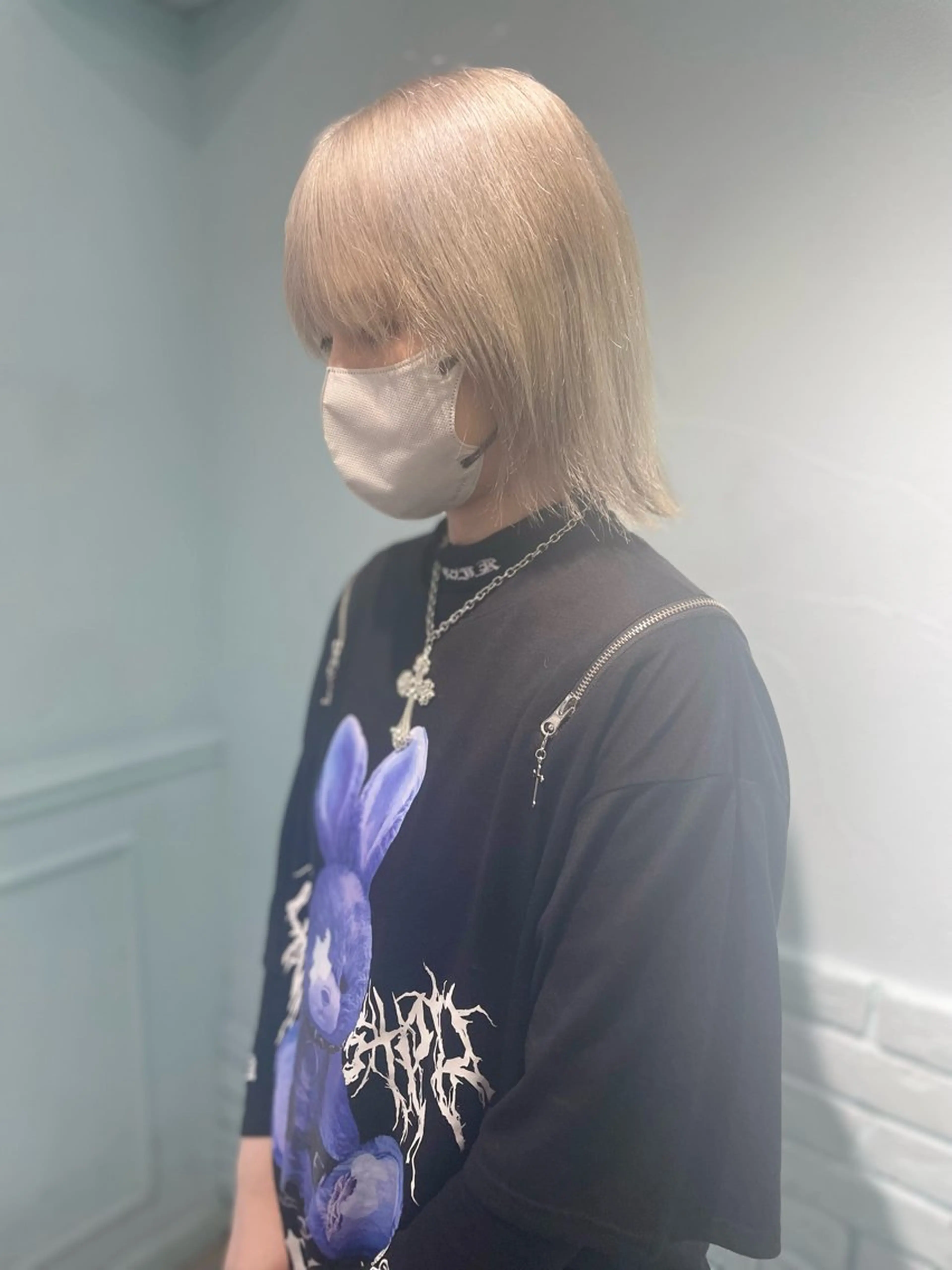 ショート カラー アッシュ アッシュグレー ベージュカラー ブリーチ ブロンド ピンク🎀ブロンド 💎ハイトーン/大和のヘアスタイル