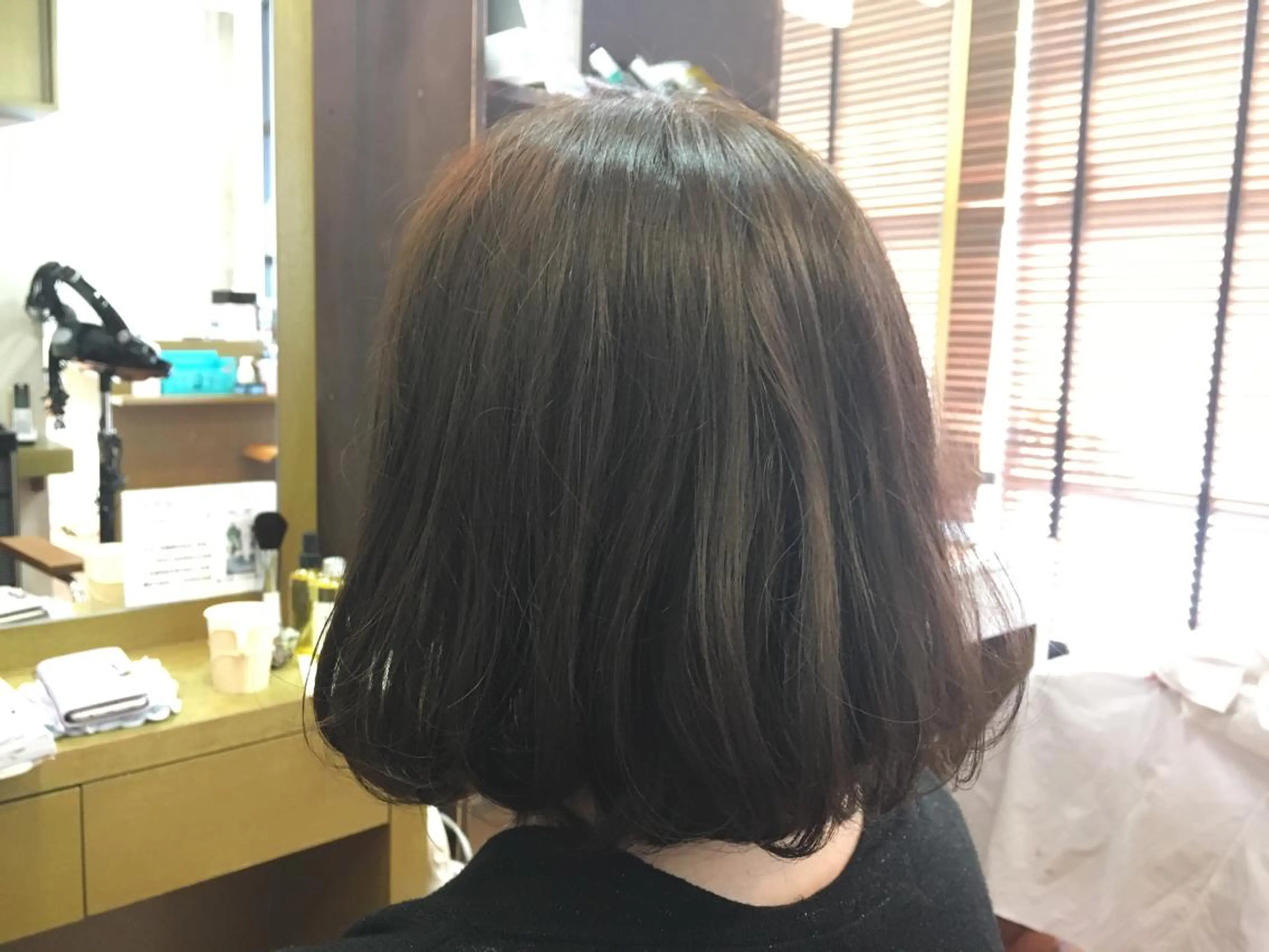 ミディアム ヘアカラー トリートメント ツイストスパイラル 波巻き🩵片平和香奈のヘアスタイル