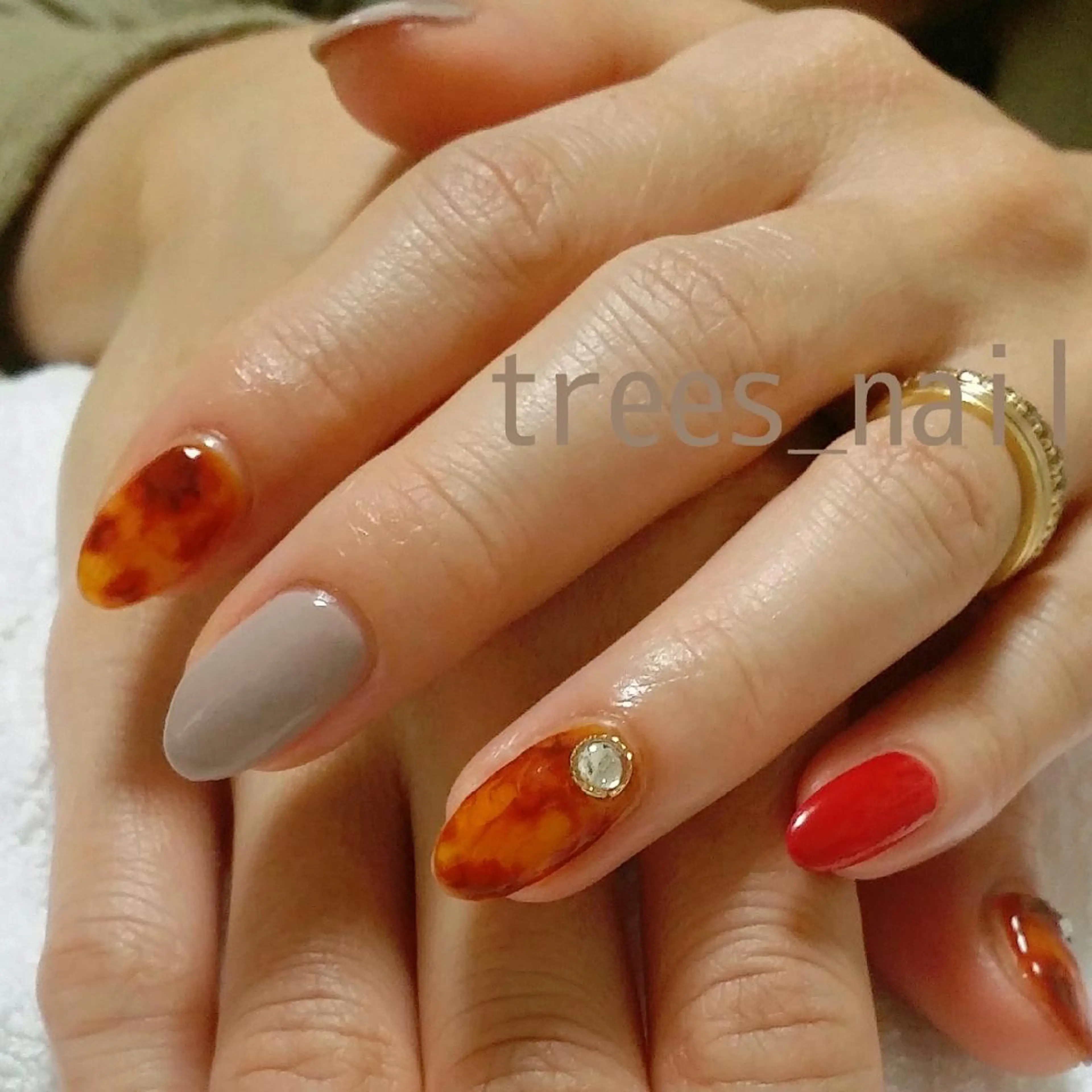 ネイル べっ甲ネイル ボルドー ハンドネイル フットネイル trees_ nailのネイルデザイン