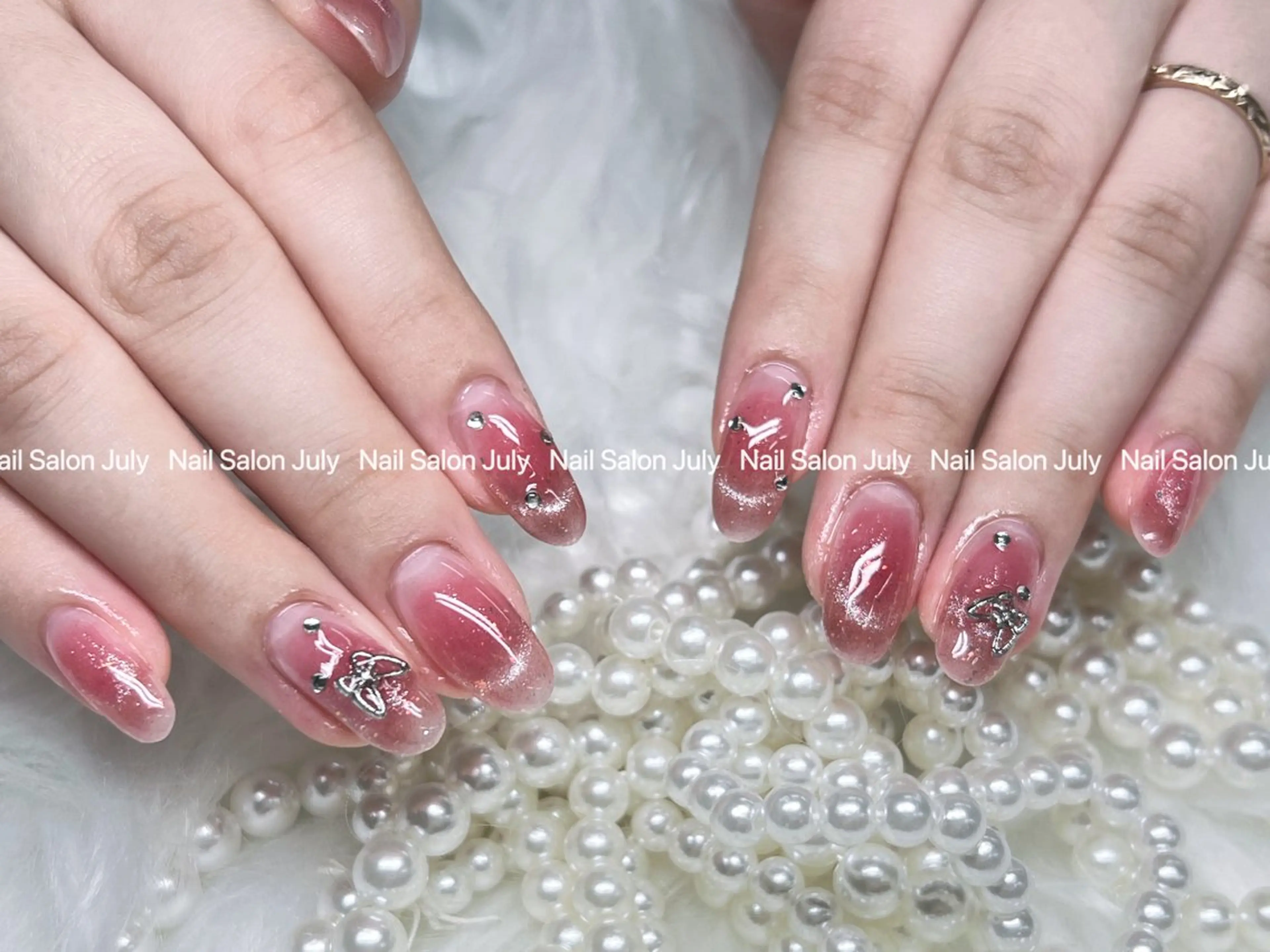 チークマグネットフレンチの写真