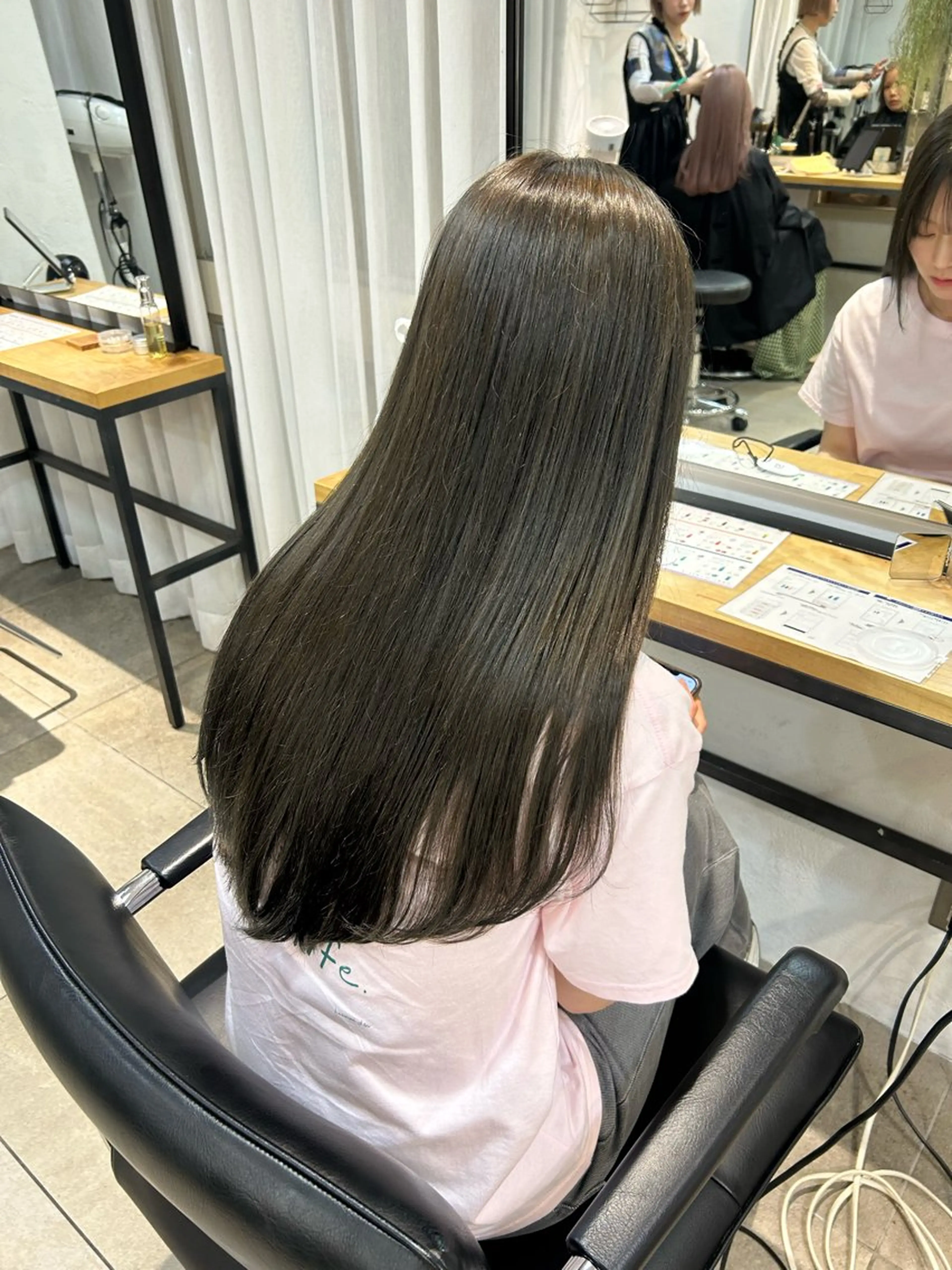 ロング カラー カット ヘアカラー Lomalia Moemiのヘアスタイル