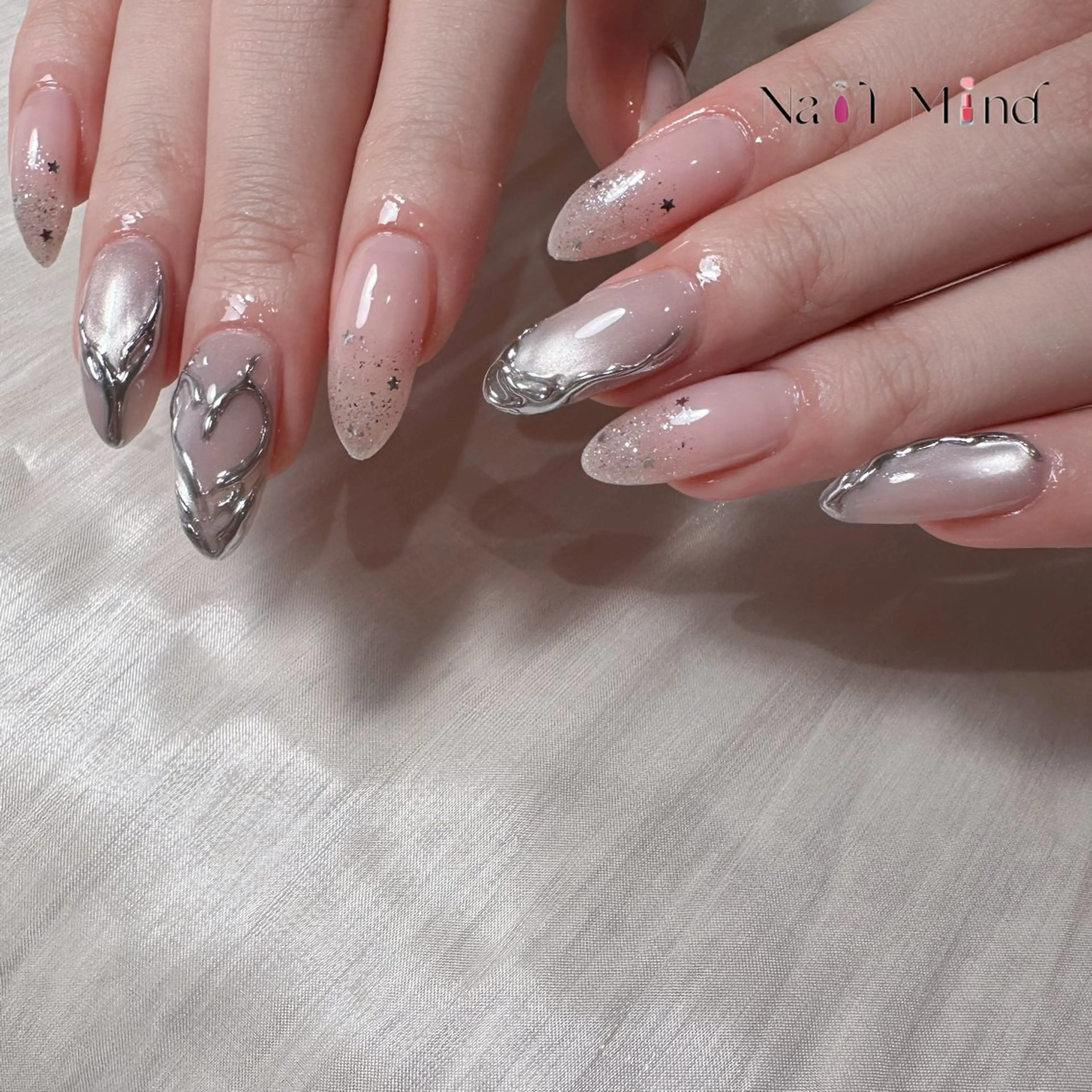 ネイル ジェルネイル ハート 氷ネイル・うるうるネイル キラキラネイル 韓国ネイル ハンドネイル Nail Mind (NaONail）のネイルデザイン