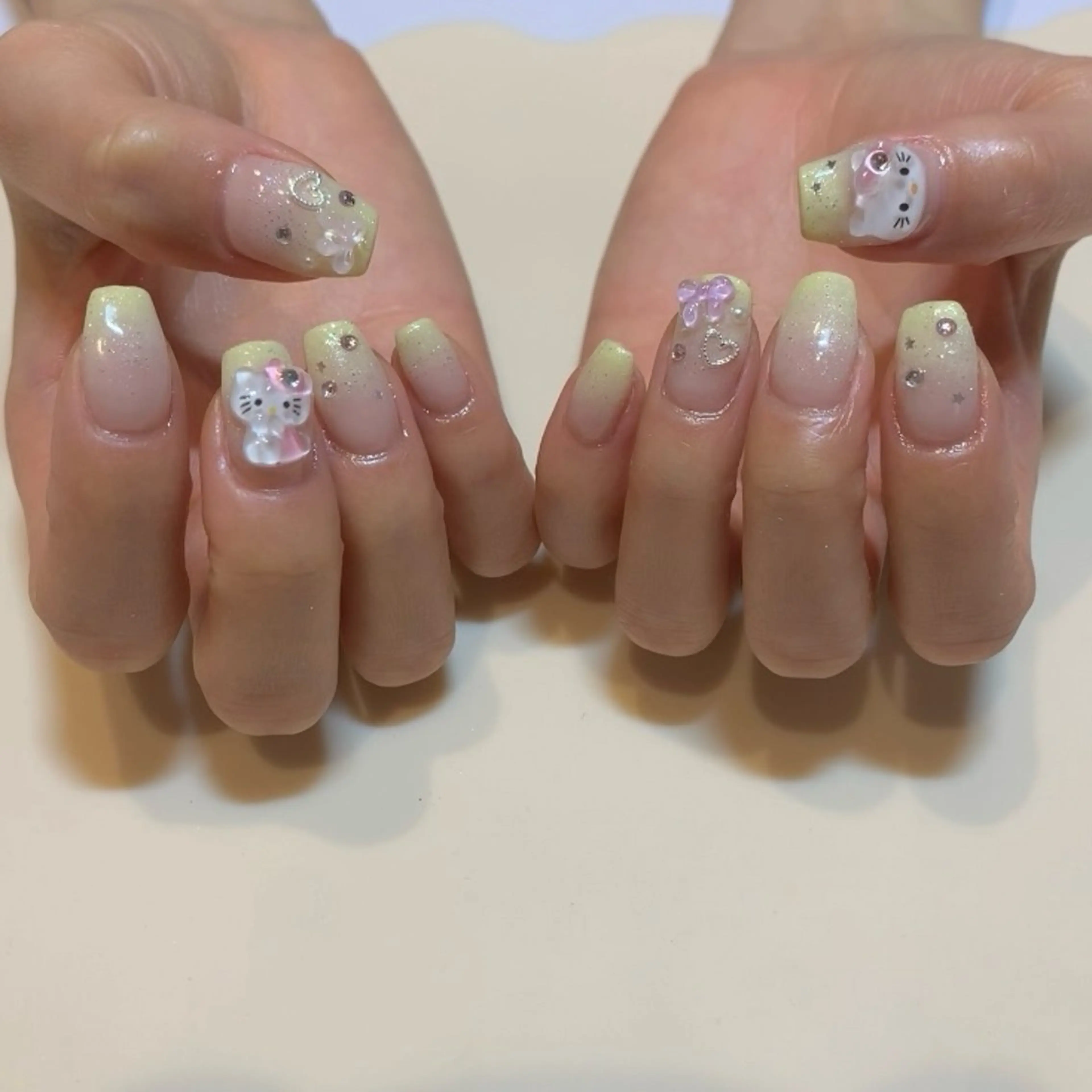 ネイル ハンドネイル share salon RURU所属・⭐︎ hiyoriのネイルデザイン