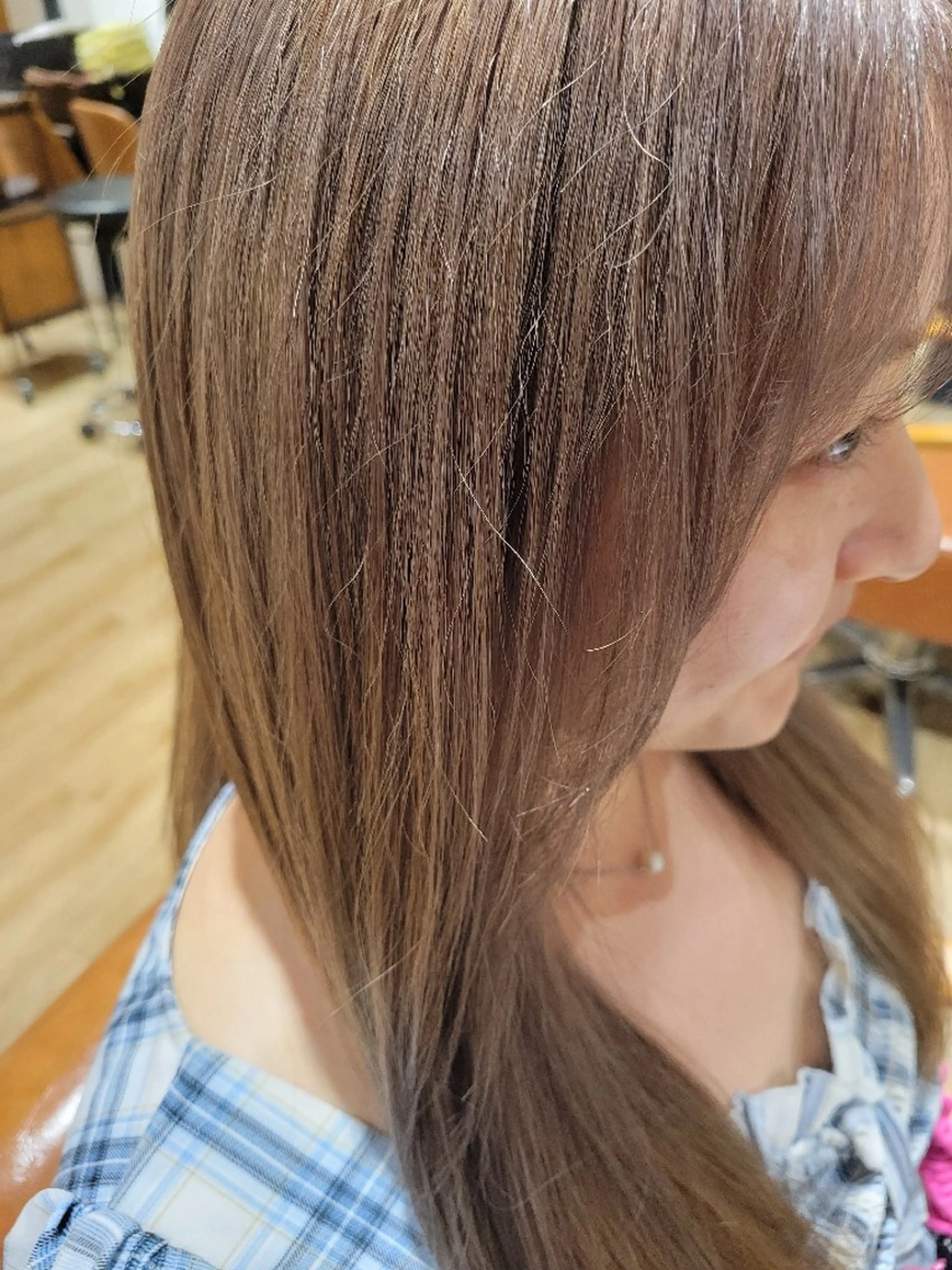ロング 安永 結菜のヘアスタイル