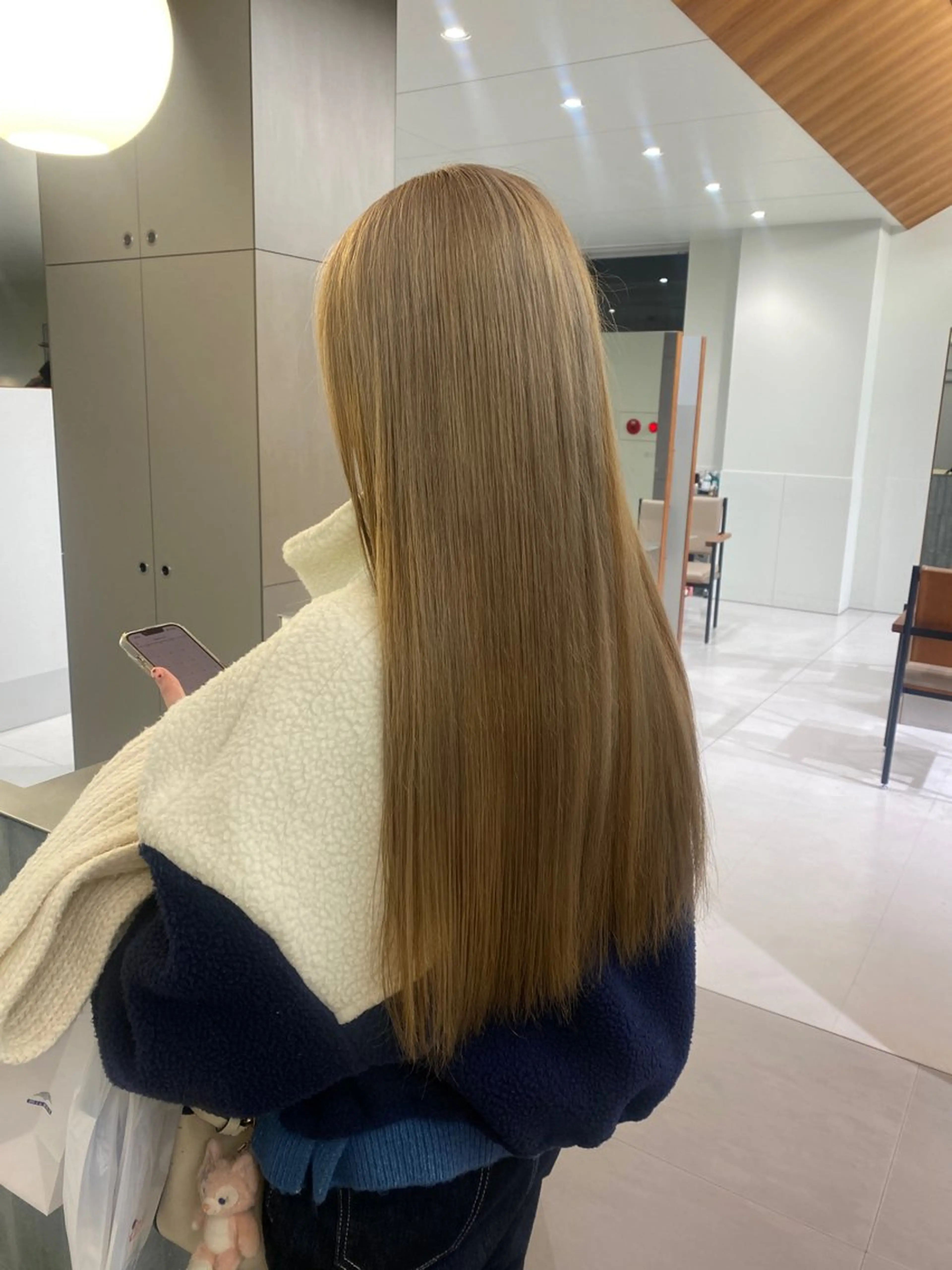 ロング カラー ベージュカラー ブリーチ ヘーゼル ヘアカラー ハイトーン大好き 美容師🕊️aiのヘアスタイル