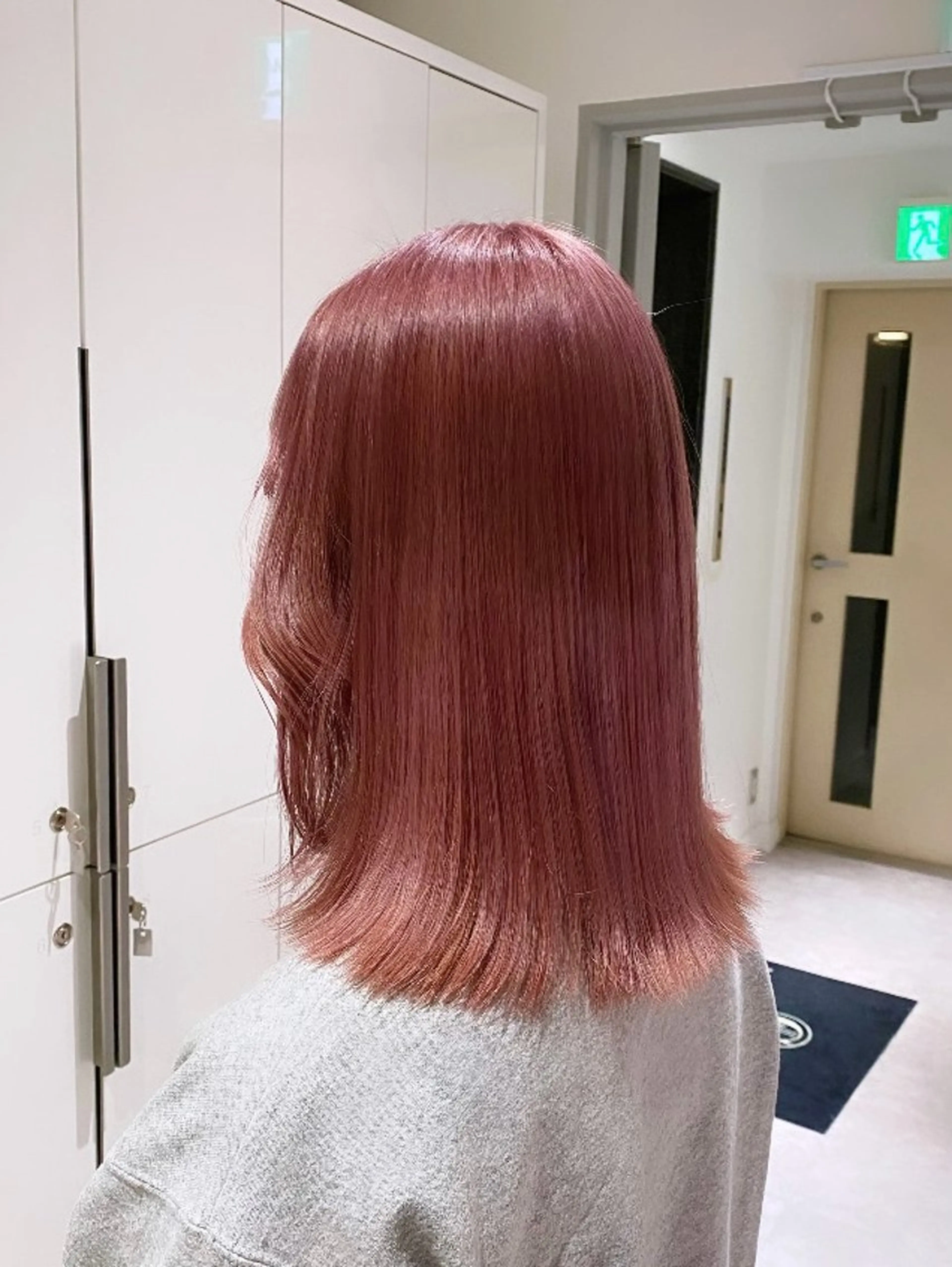 ロング カラー ヘアカラー トリートメント ヘッドスパ ヘアセット 小顔ショート✨️ RIEのヘアスタイル