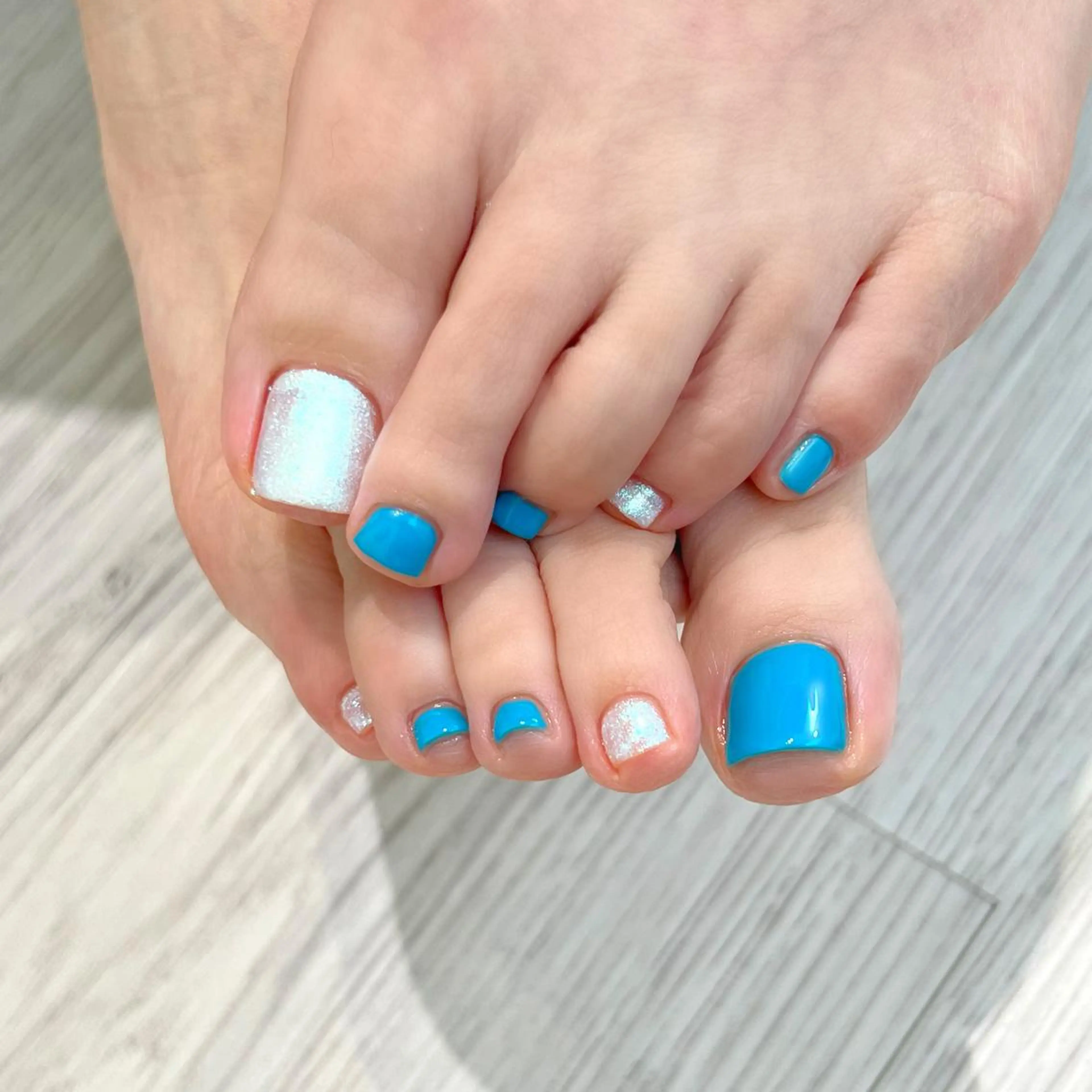 ネイル Mizuliネイル 眉毛メイクのサロンのネイルデザイン