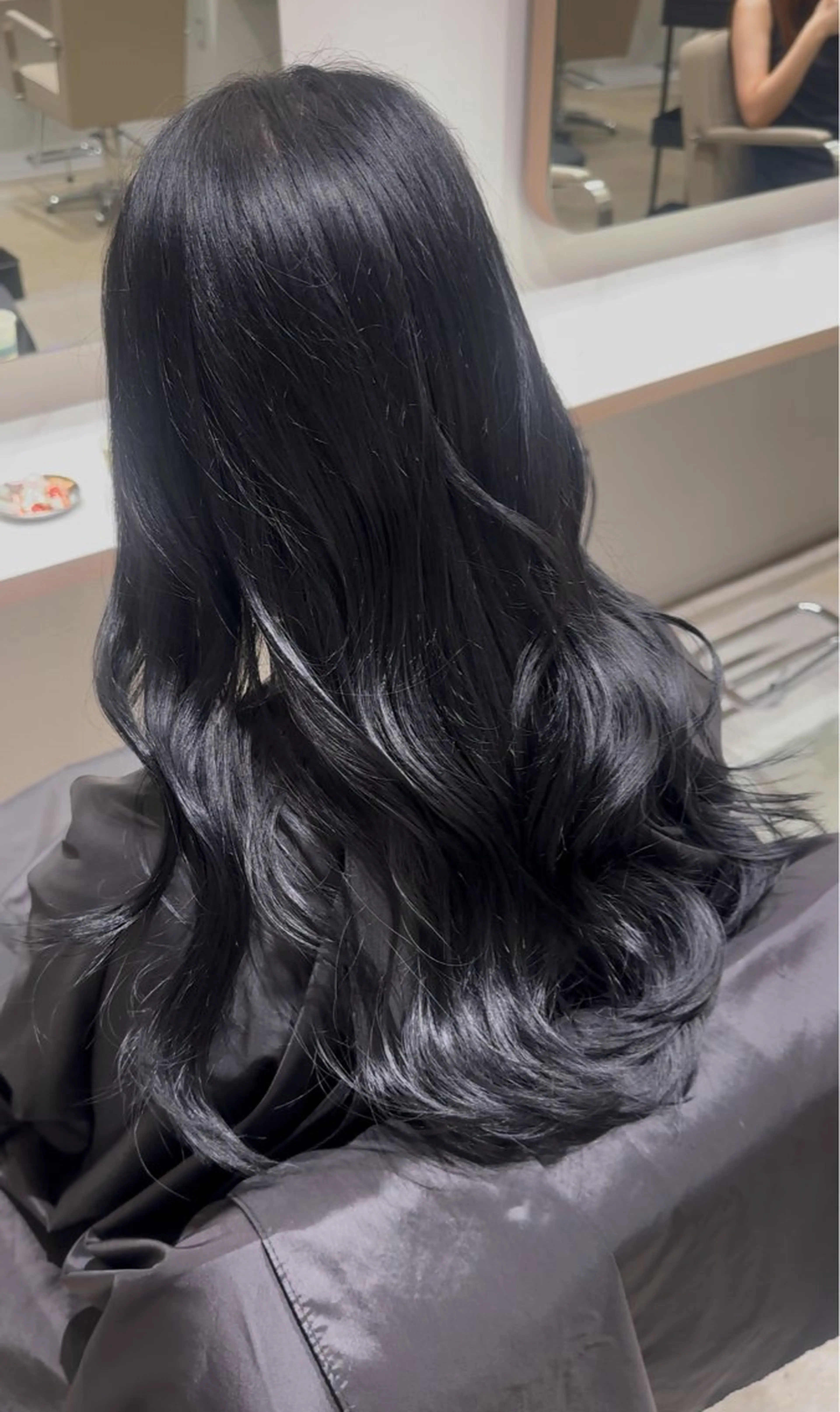カラー 黒髪 ブルーカラー ブルーブラック EMMA 🎀zinaのヘアスタイル