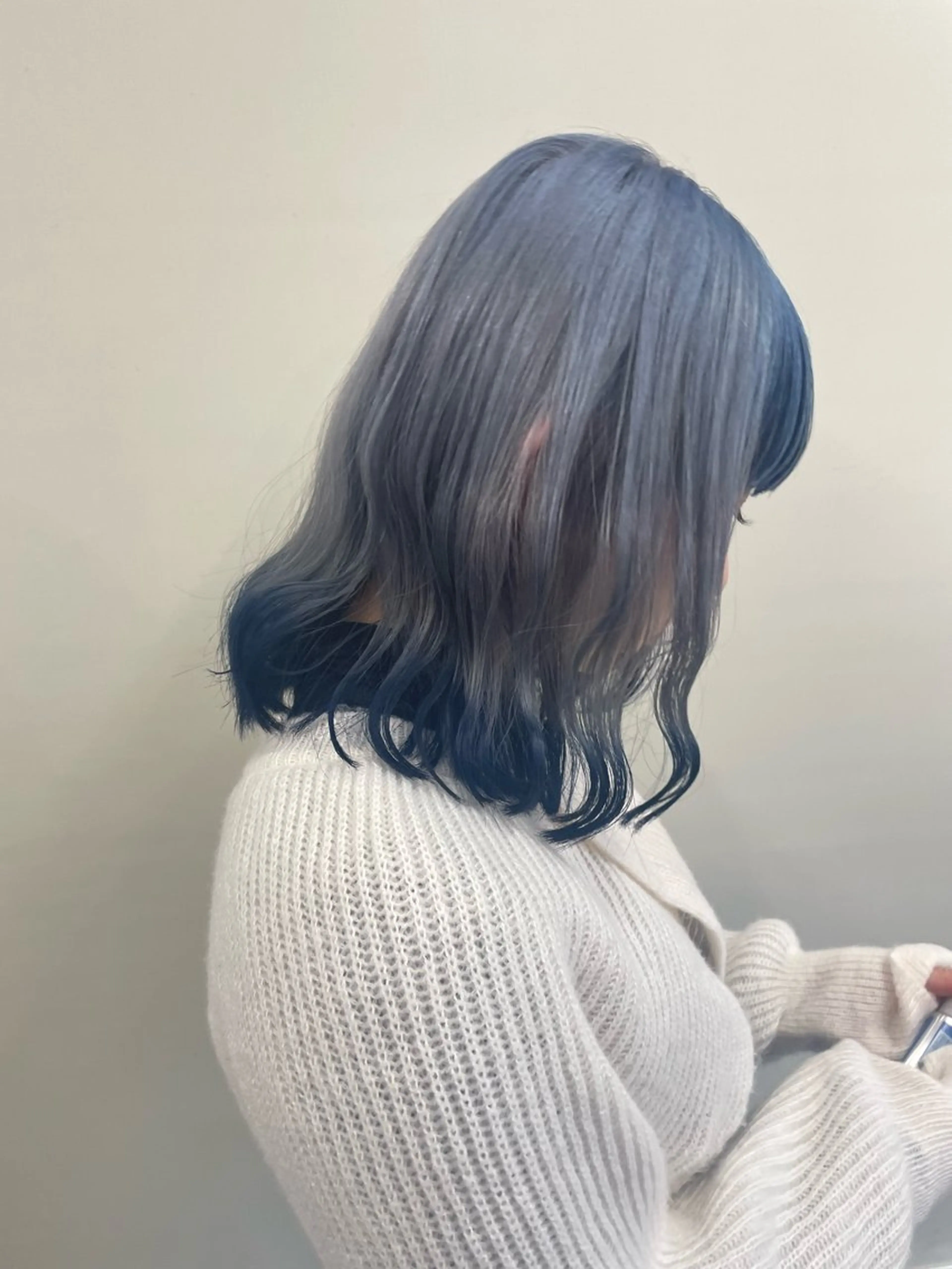 カラー 手塚 由佳のヘアスタイル