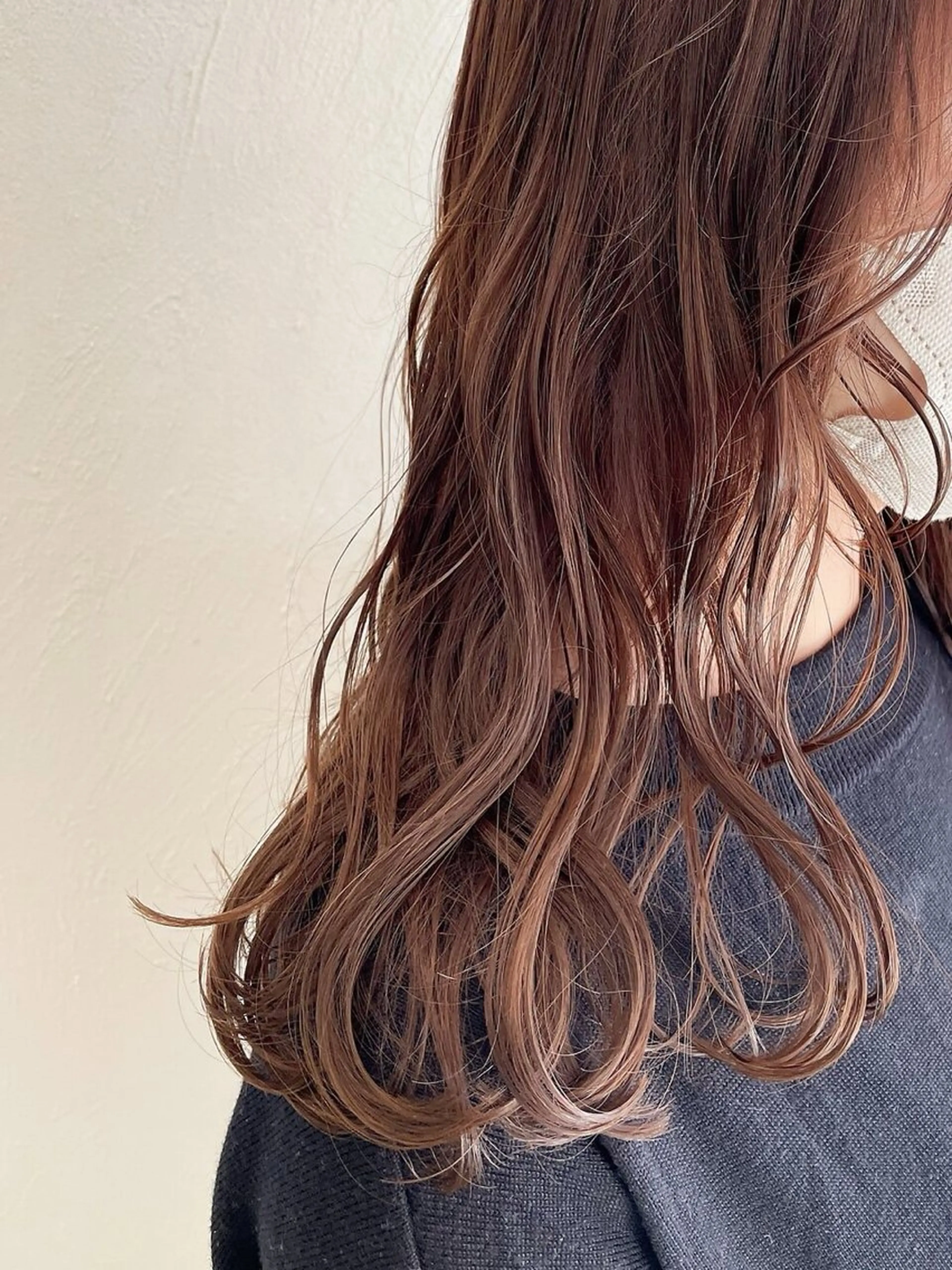 ロング ヘアカラー SiLO 【シロ】のヘアスタイル