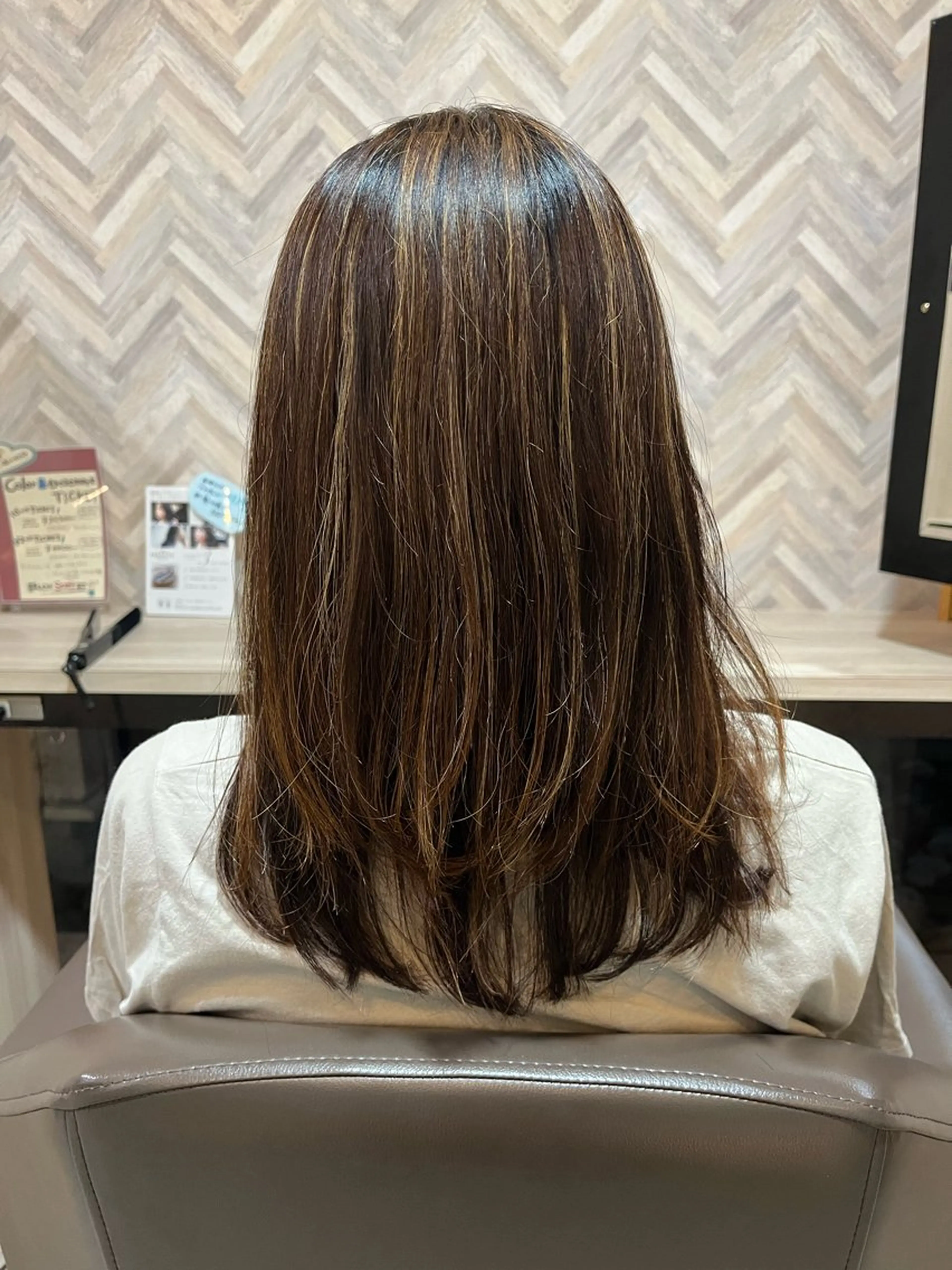 ミディアム レイヤーカット カット ヘアカラー トリートメント session pago!所属・清水 雅実のヘアスタイル