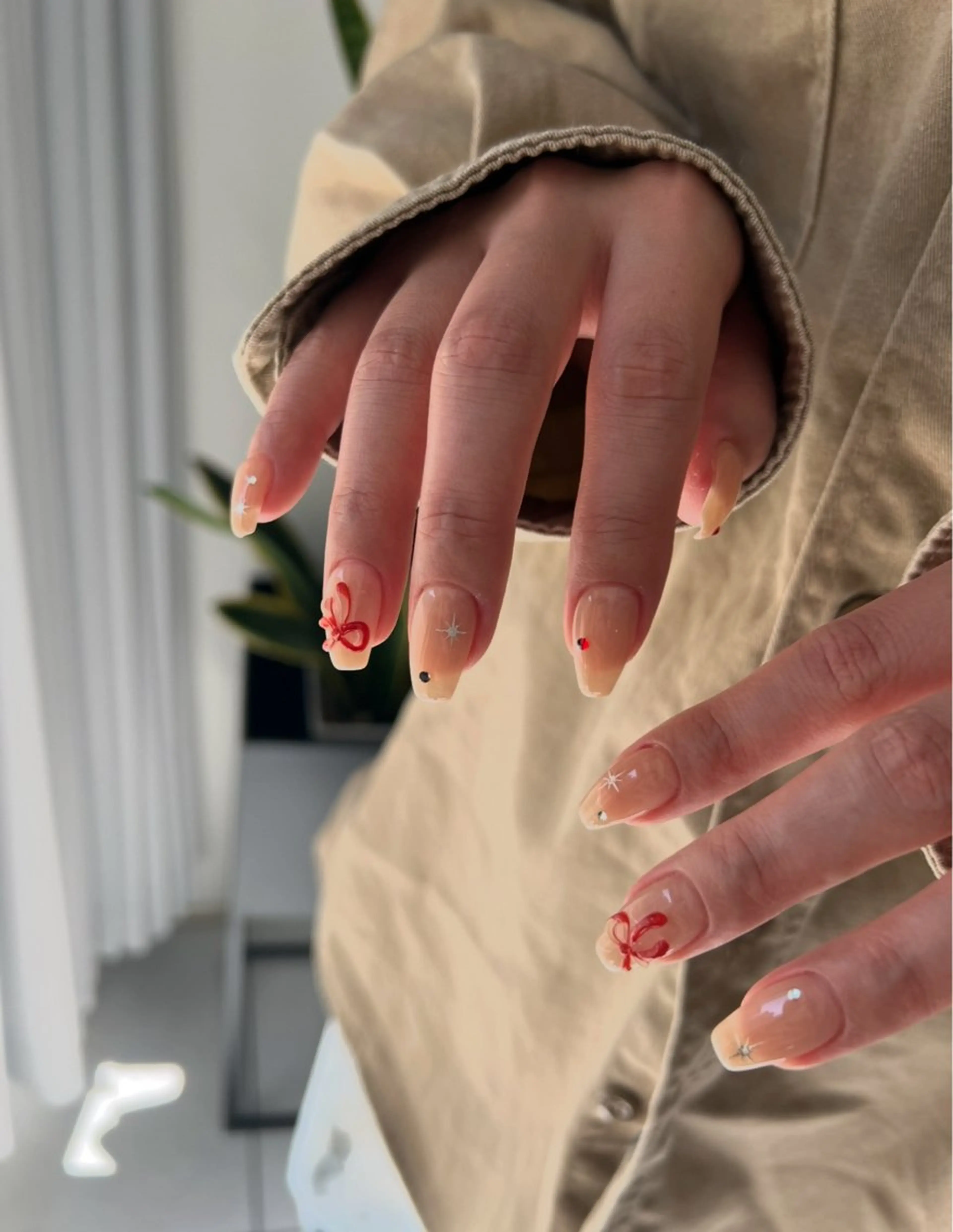 ネイル 持ち込み リボン ハンドネイル ハンドケア Charme. NOBUKOのネイルデザイン