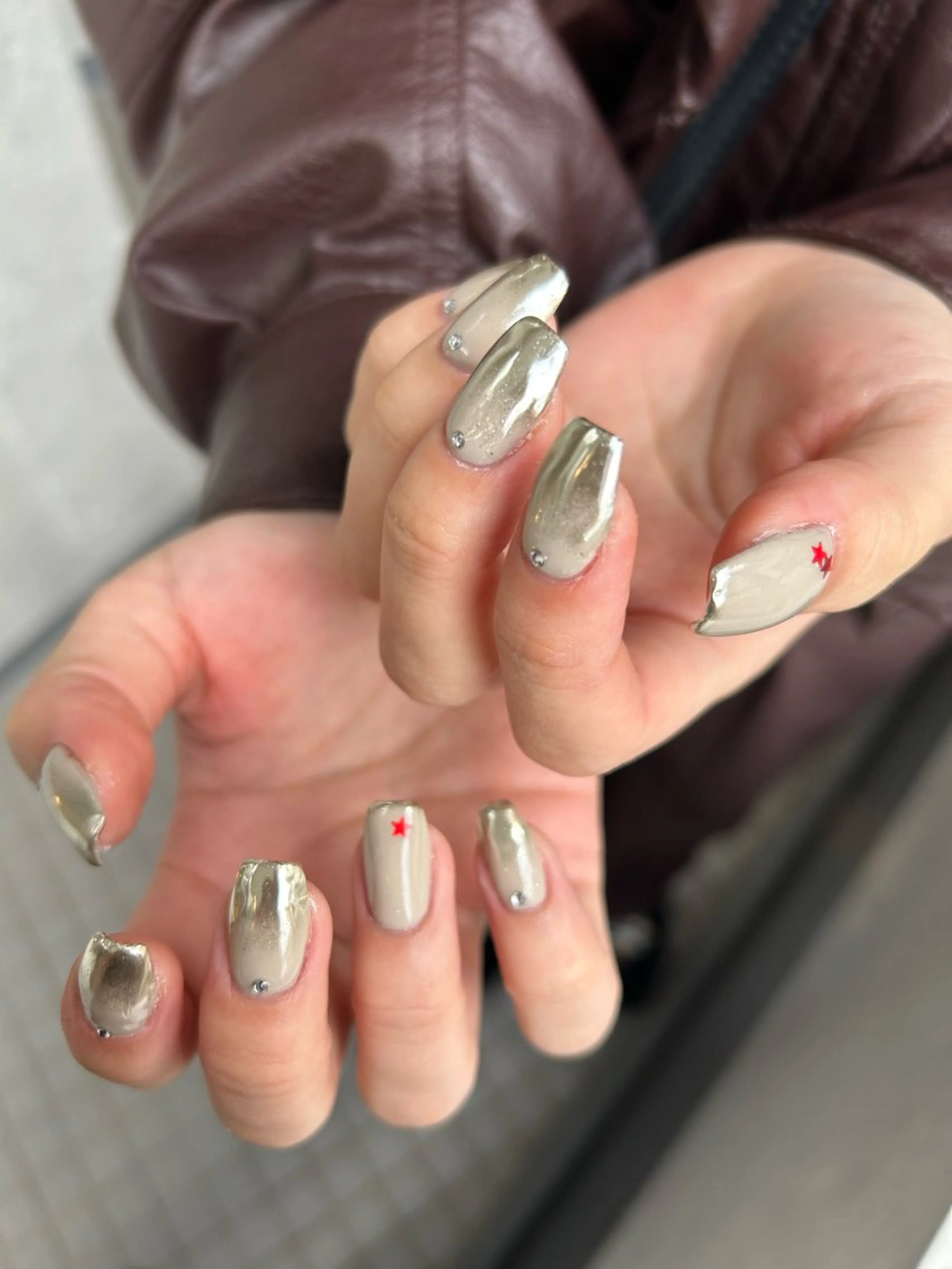 ネイル グラデーション ミラーネイル シンプルネイル Two YUZUKIのネイルデザイン