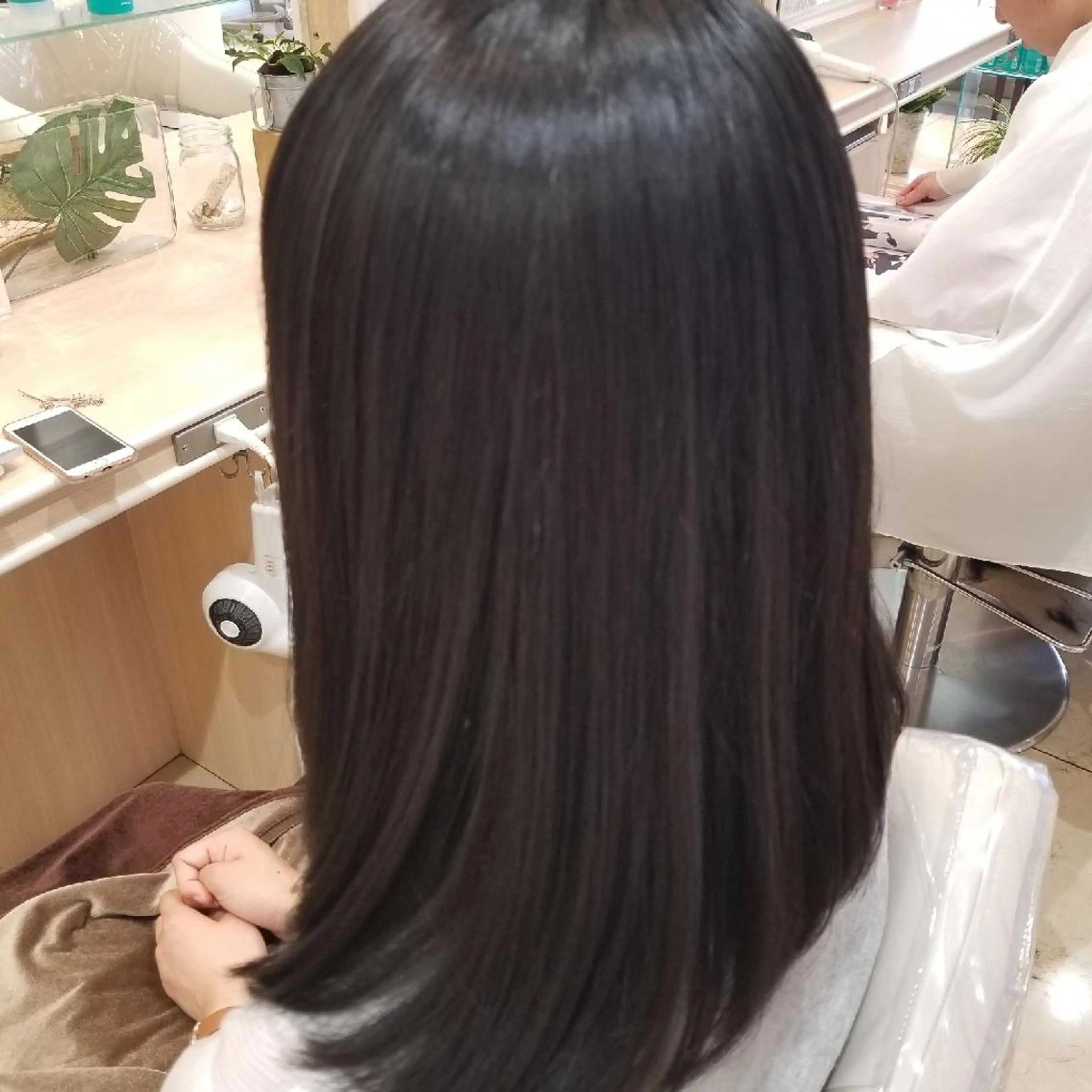 セミロング カット 縮毛矯正 山内 佐江子のヘアスタイル