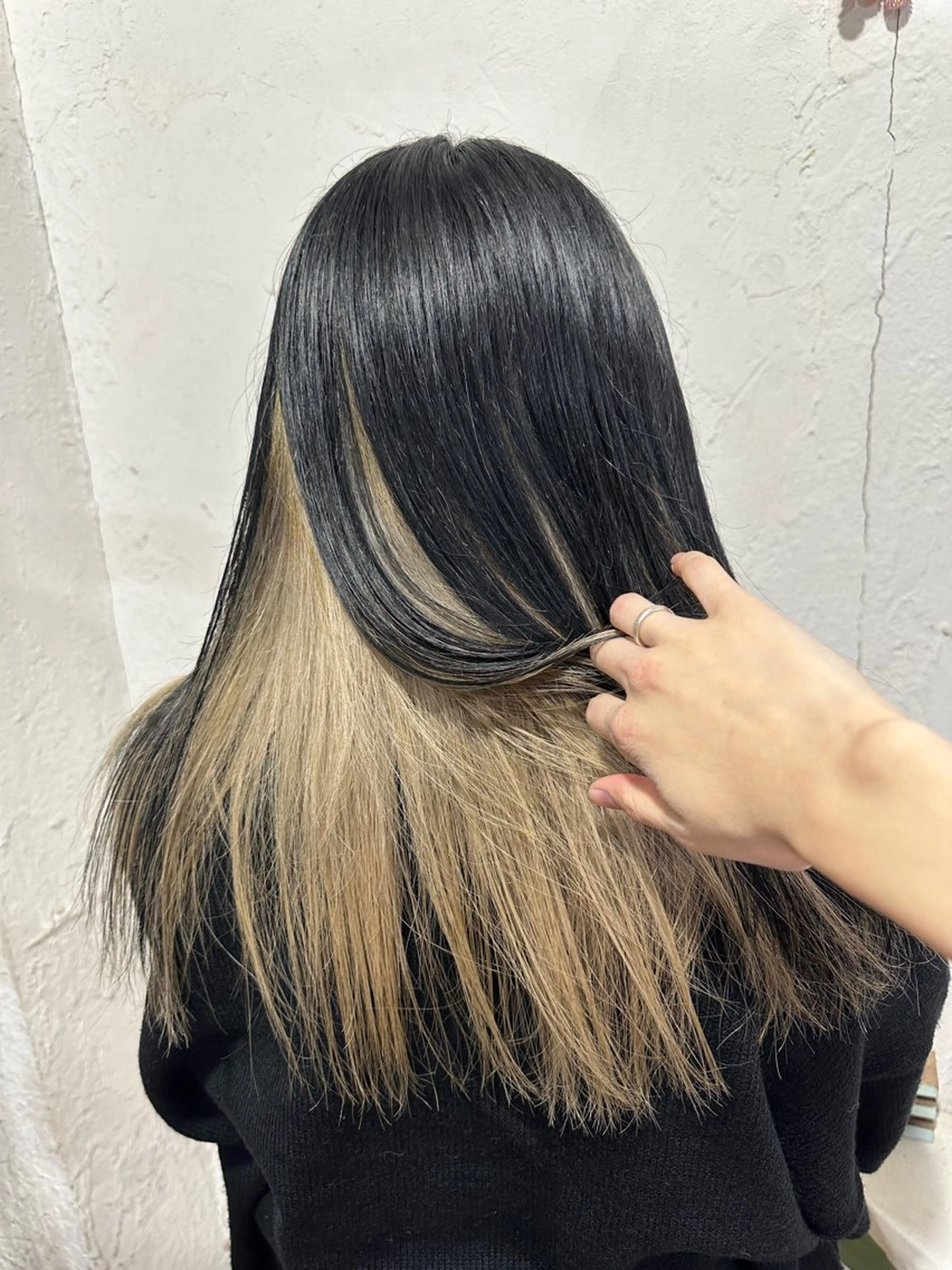 ロング カラー indigo blue所属・indigo/ Minamiのヘアスタイル