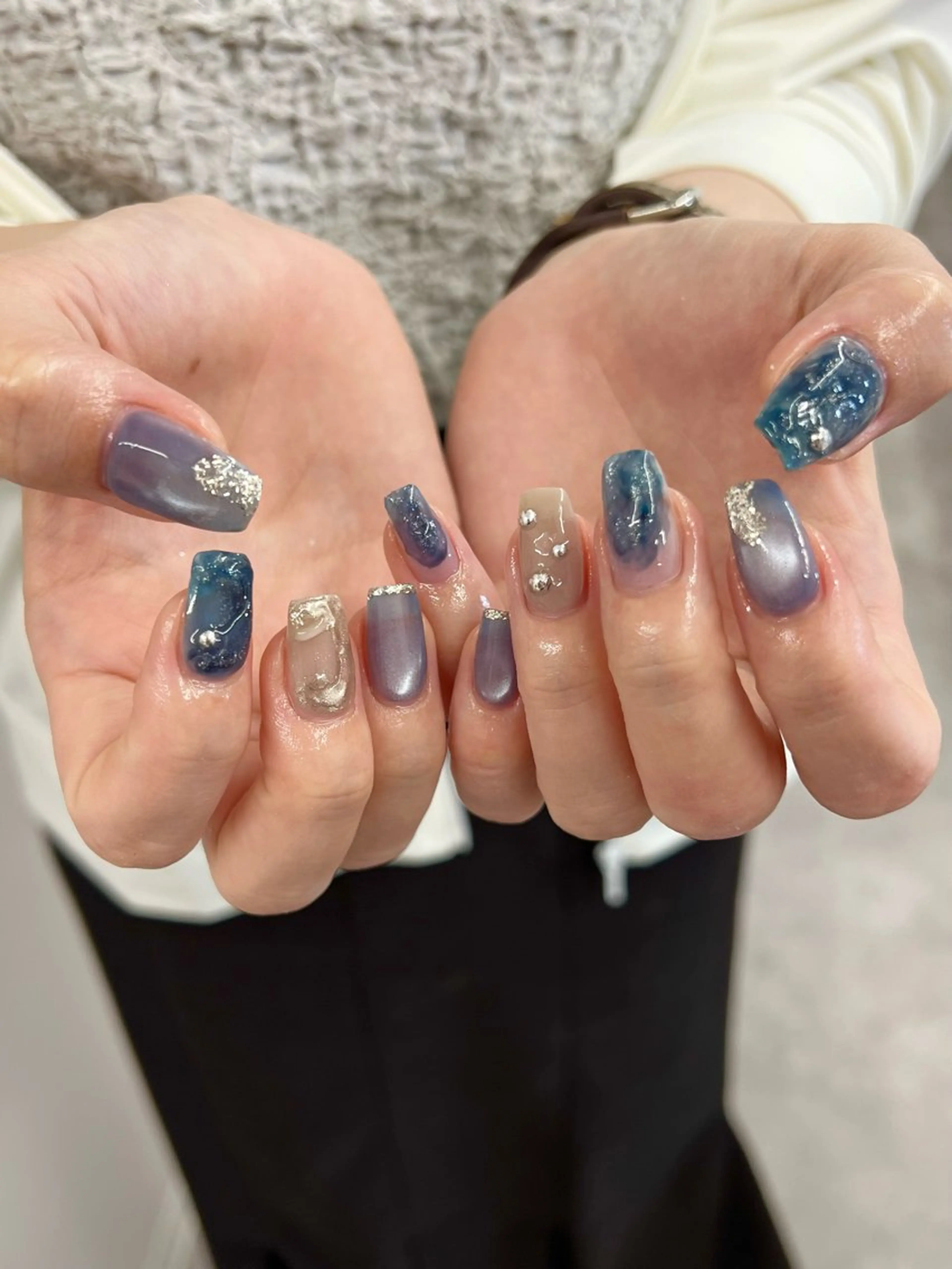 ネイル ブルー ジェルネイル マグネットネイル ニュアンスネイル パラジェル ハンドネイル ハンドケア Bana_ Nailのネイルデザイン