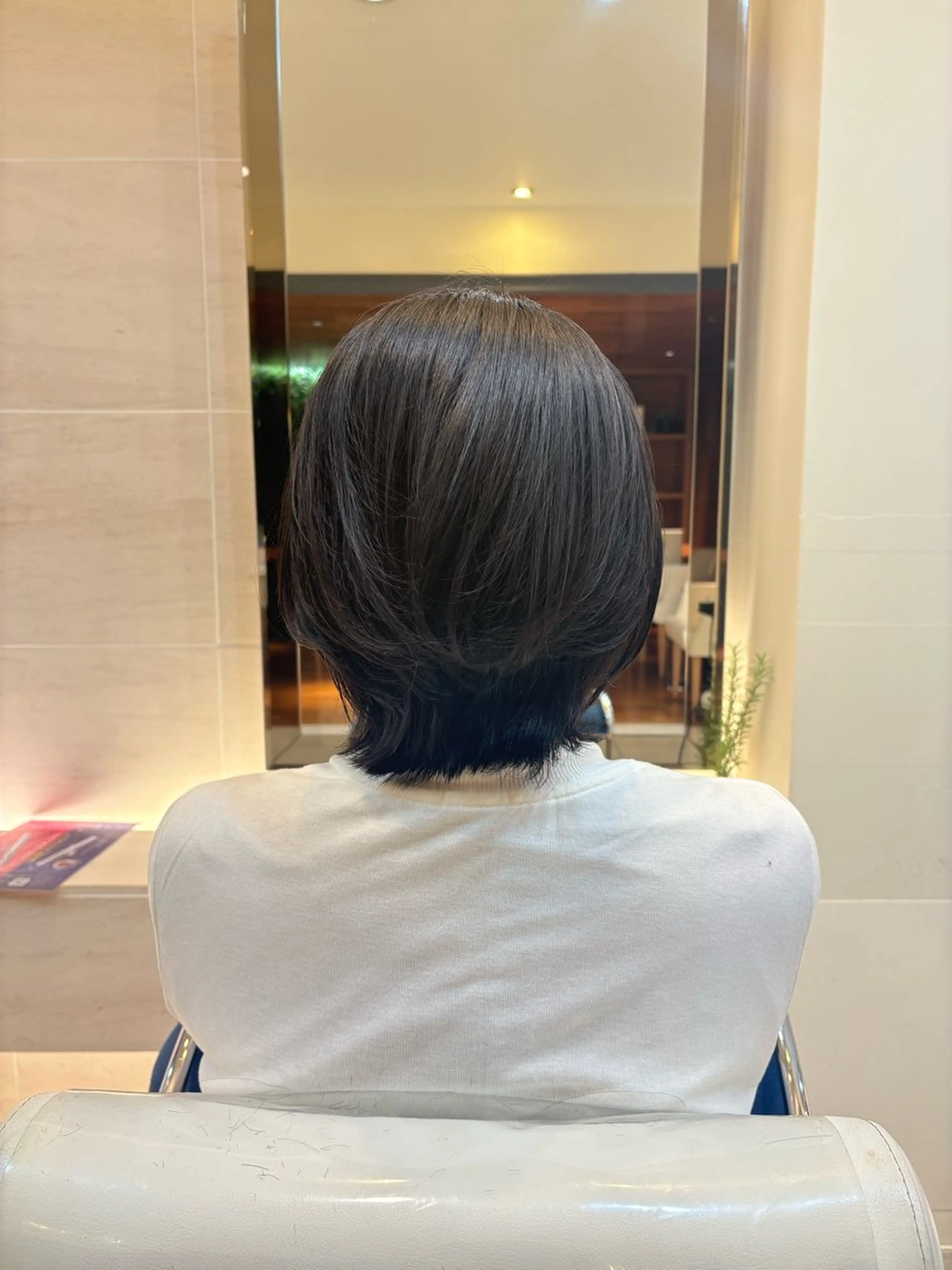 ショート ボブ レイヤーカット 坂田 愛彩萌のヘアスタイル