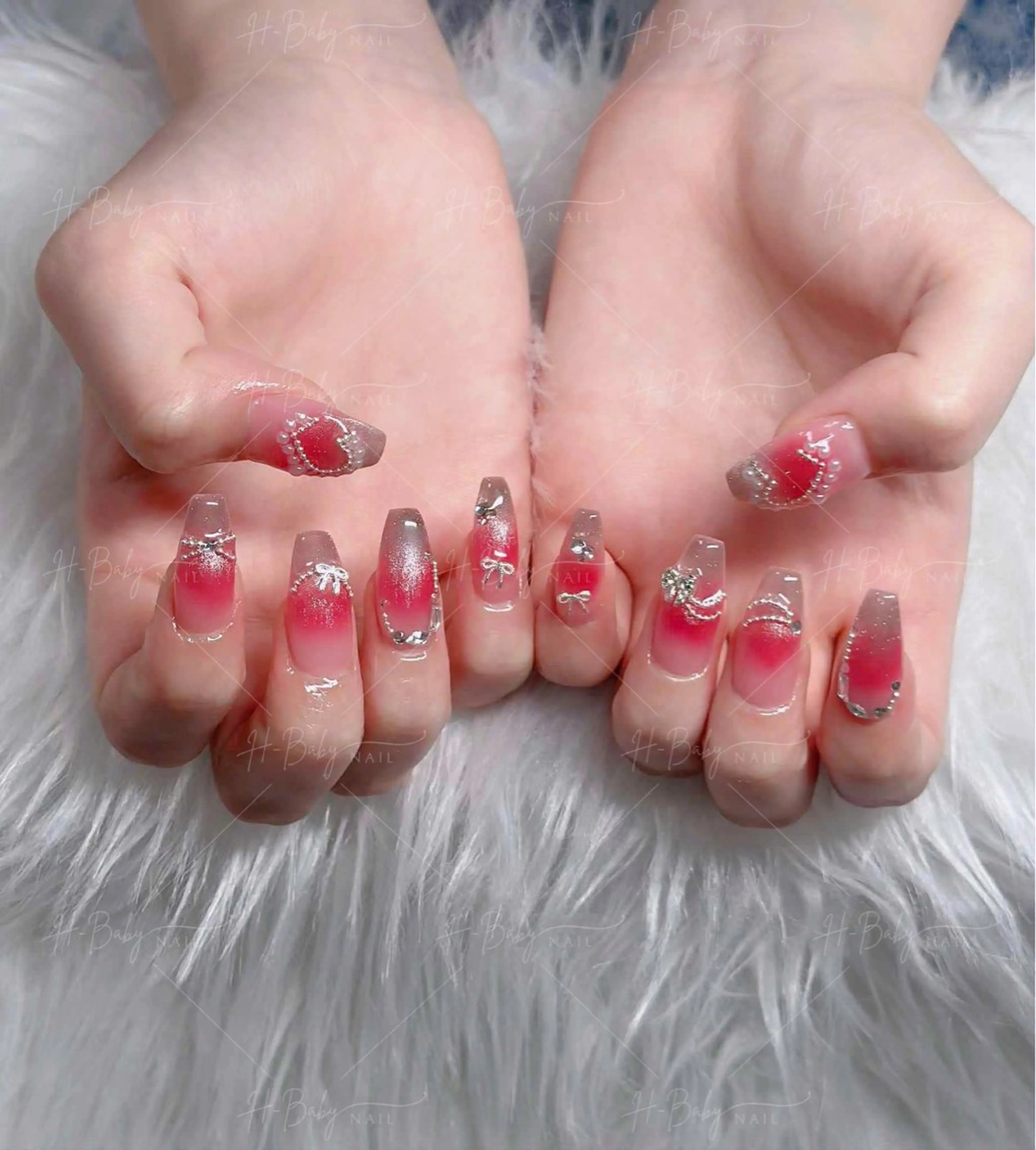 ネイル フレンチネイル ジェルネイル ガラスフレンチ ハロウィン ハート H.baby nail所属・H.baby Nail Salonのネイルデザイン