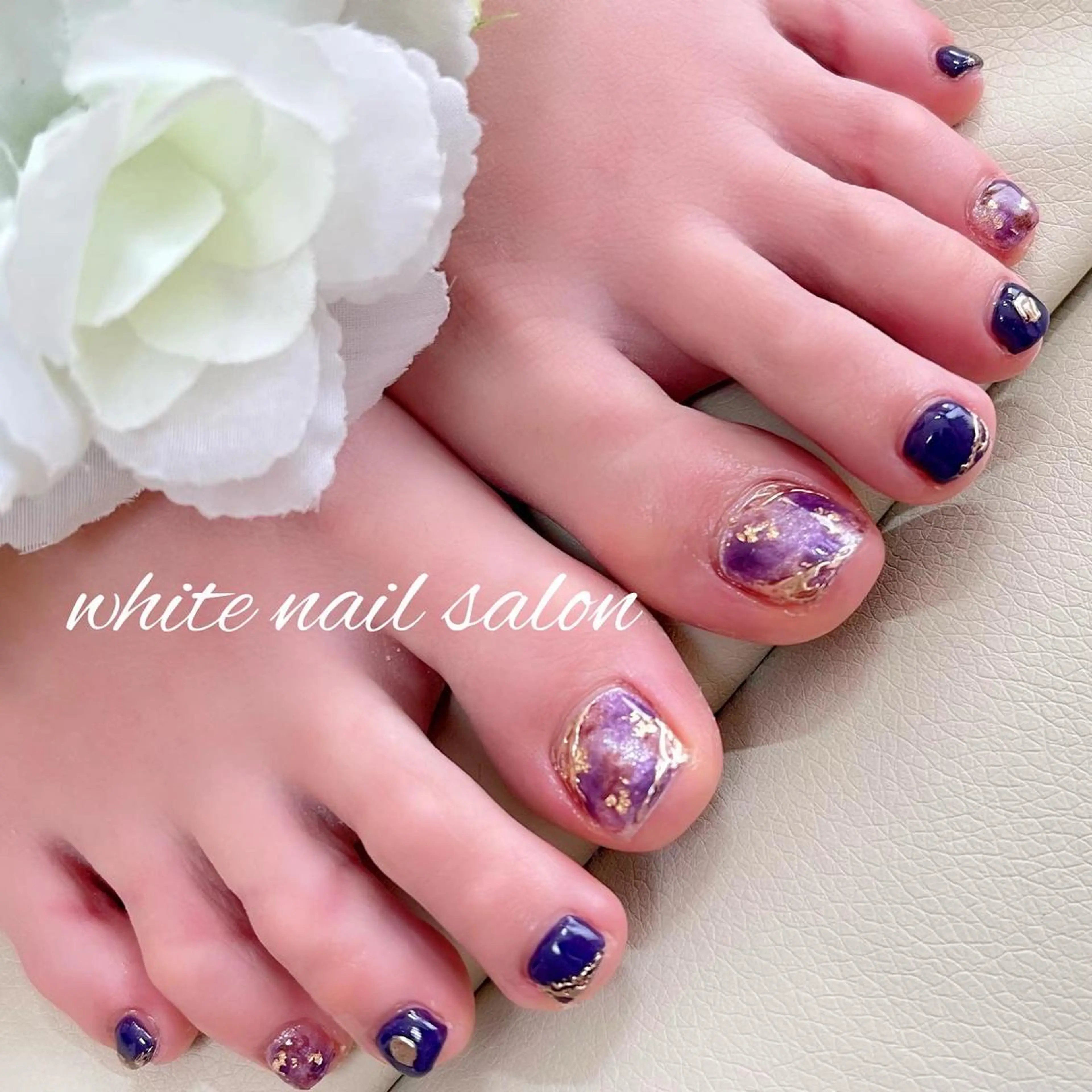 ネイル フットネイル ジェルネイル ハードジェル ラメ(グリッター) 持ち込み フットネイル white nail salonのネイルデザイン