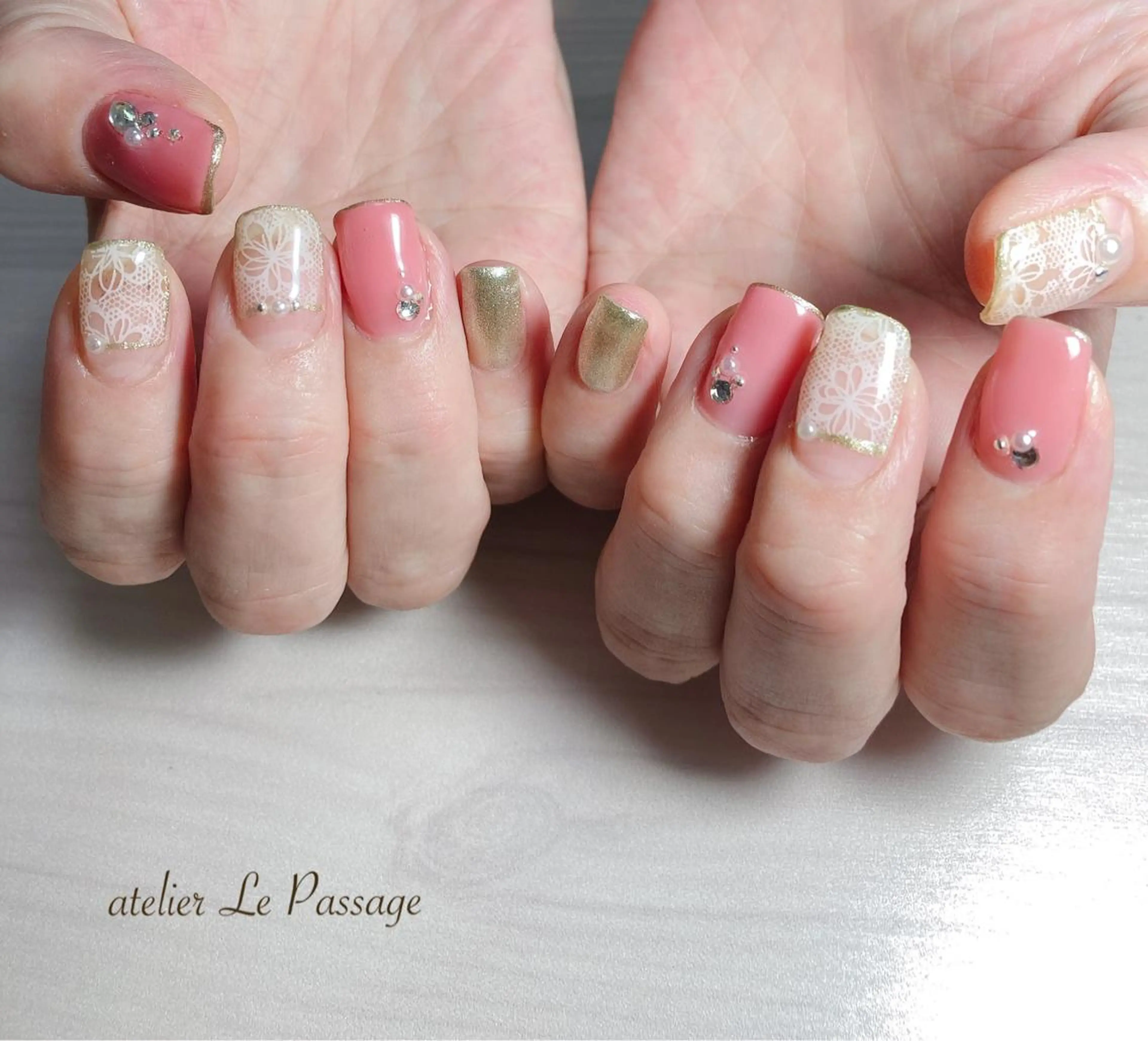ネイル フレンチネイル ジェルネイル キラキラネイル レース パラジェル ハンドネイル Atelier Le Passage所属・h nakatsukaのネイルデザイン