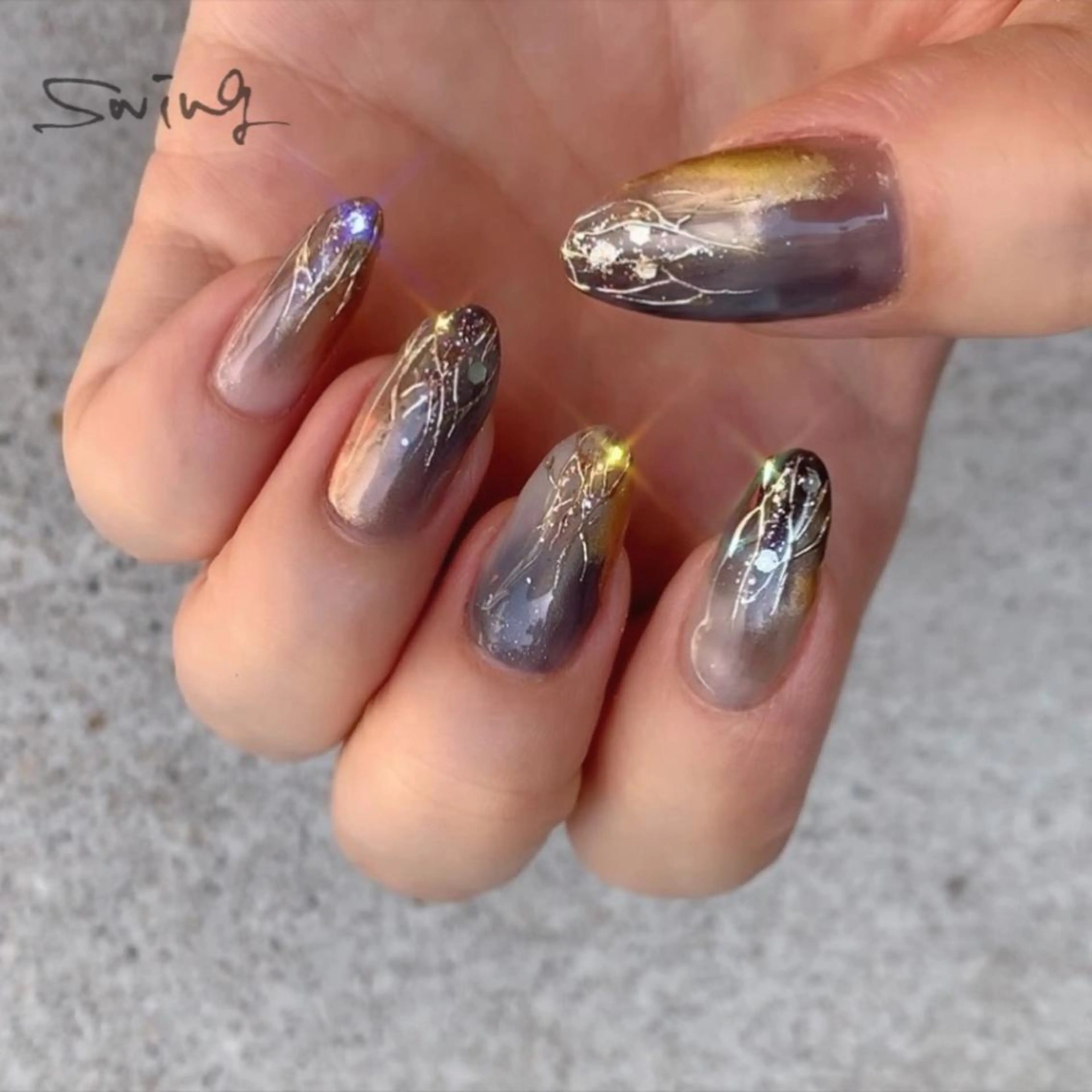 ネイル ミラーネイル SWING Nail Salon所属・Yoshida Takakoのネイルデザイン