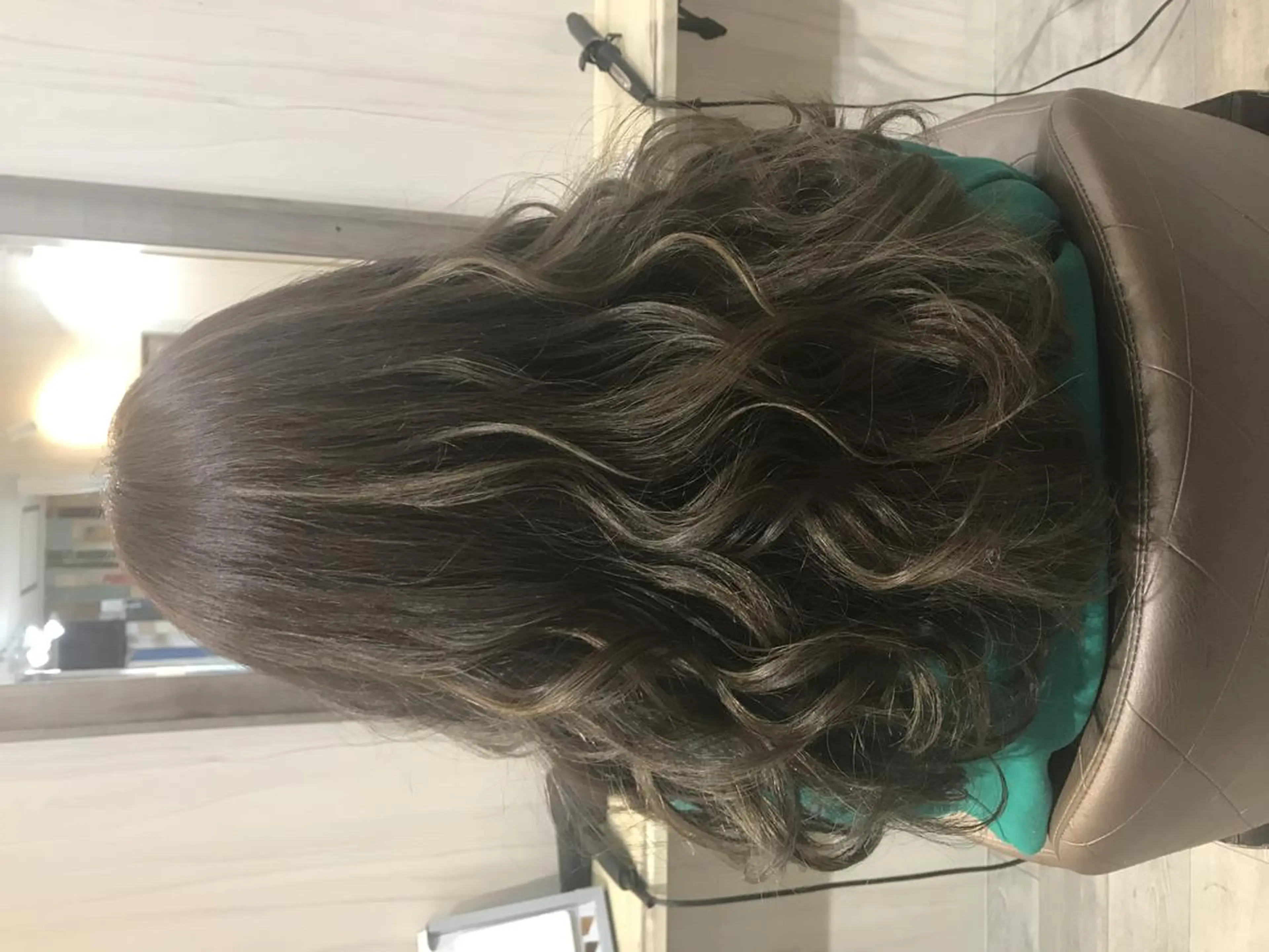 カラー 嶋村夏実🌼レイヤー 🌸白髪ぼかしのヘアスタイル