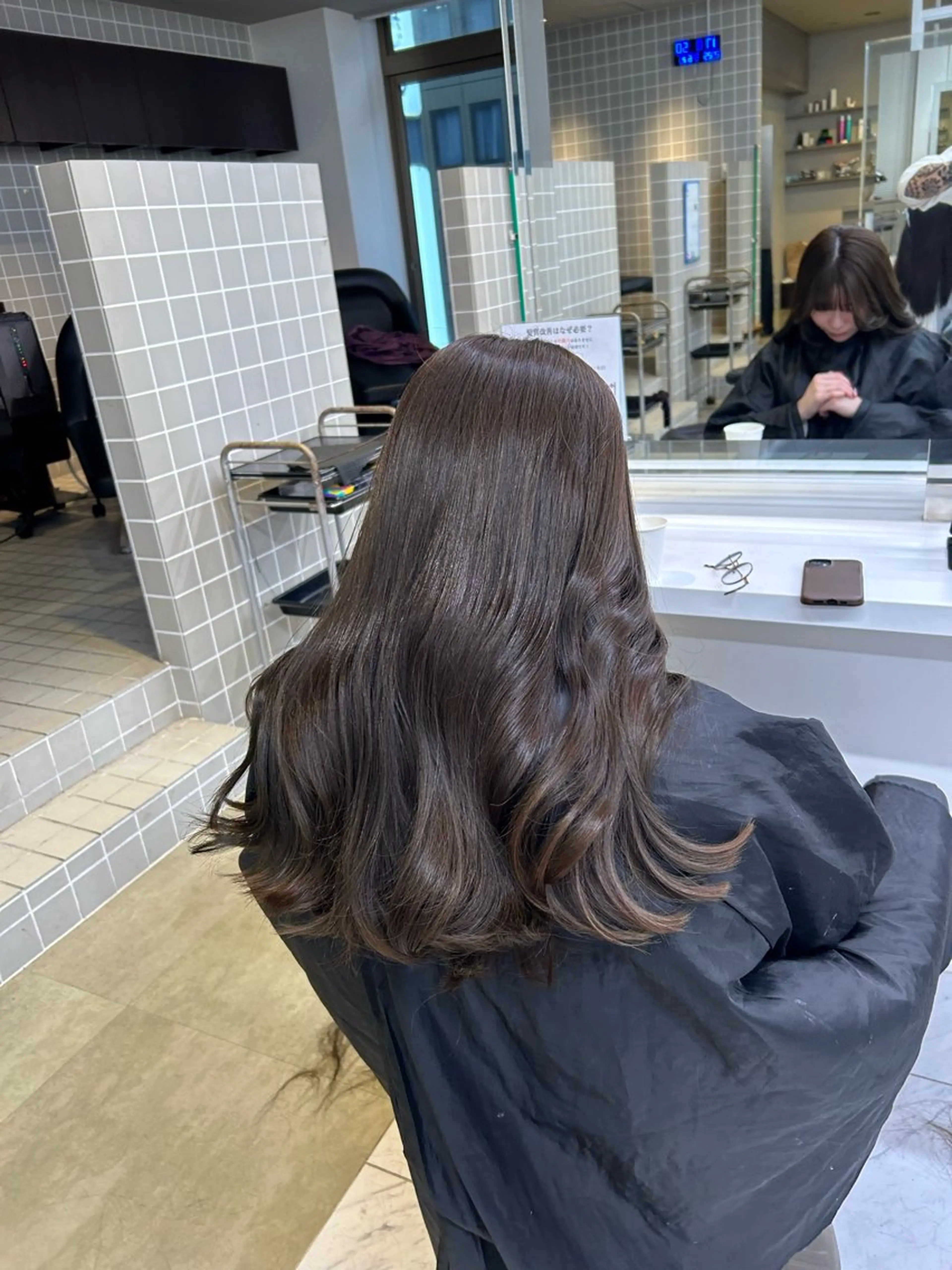 ロング カラー カット ヘアカラー トリートメント ヘッドスパ 韓国ヘア暗髪 ダブルカラーメンズ可のヘアスタイル