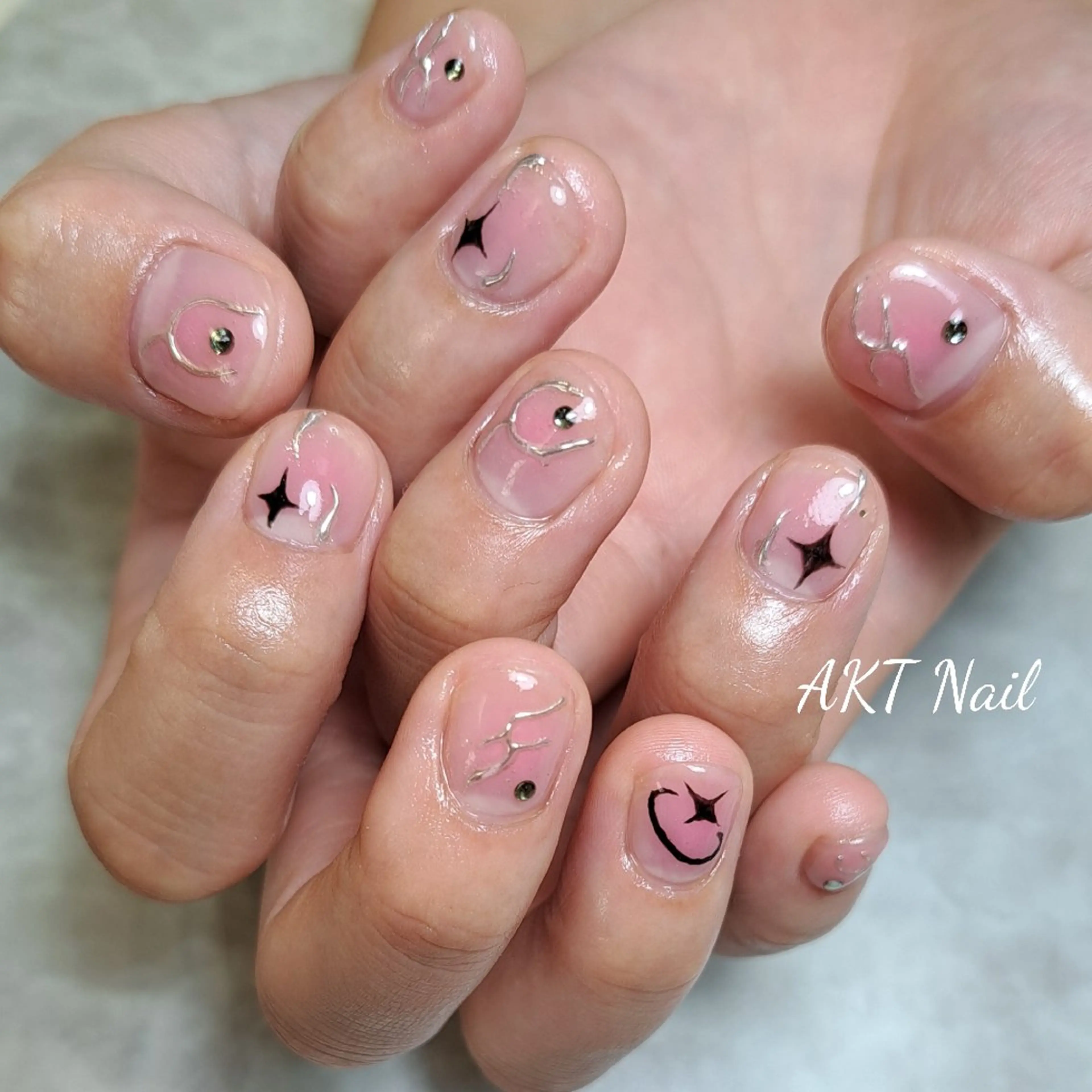 ネイル ハンドネイル AKT NAIL所属・AKT Beauty ドライヘッドスパのネイルデザイン
