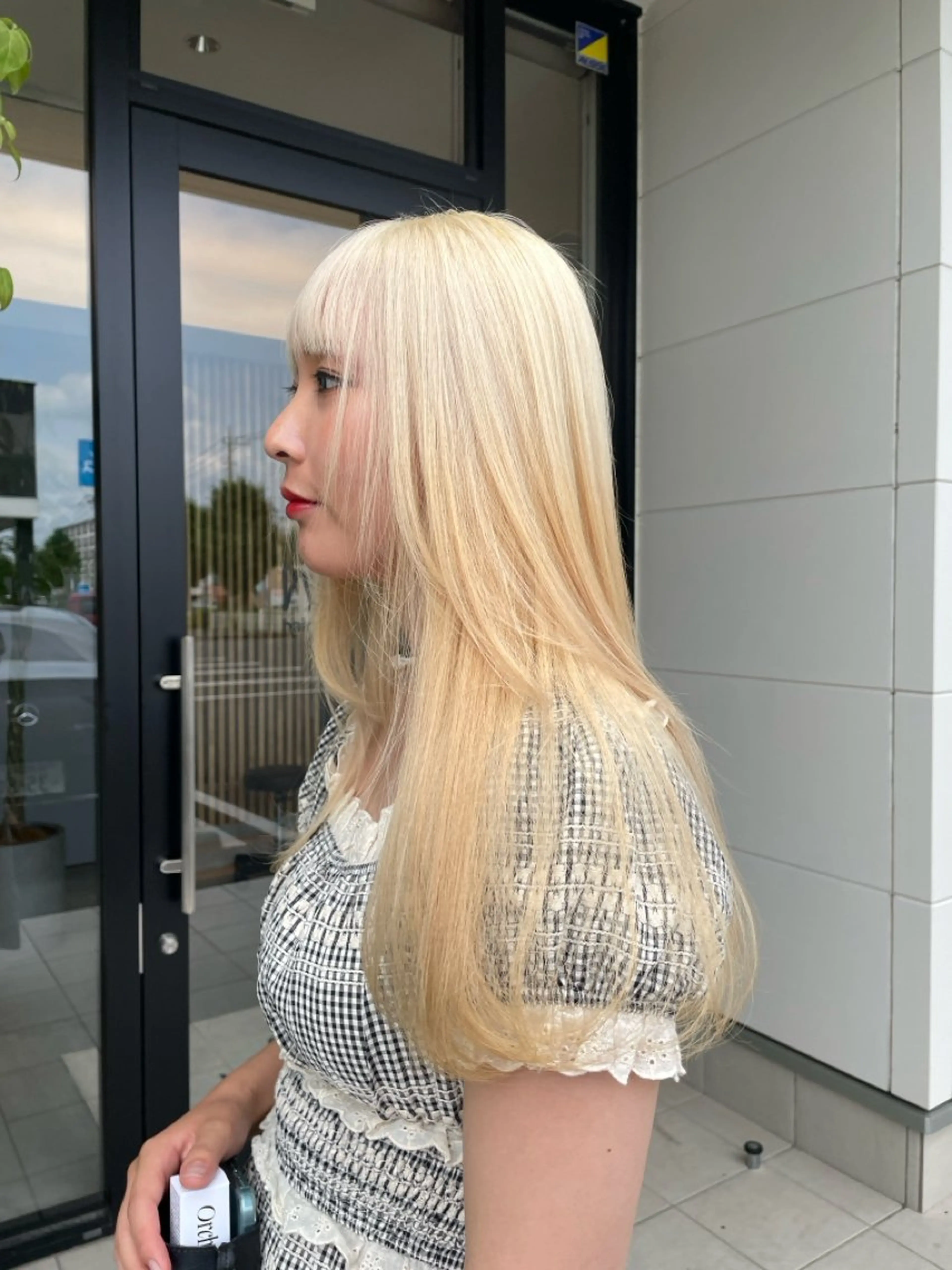 ロング カラー 抜きっぱなしブロンド ブロンド カット ヘアカラー トリートメント niil所属・REINA /niil/女性限定のヘアスタイル