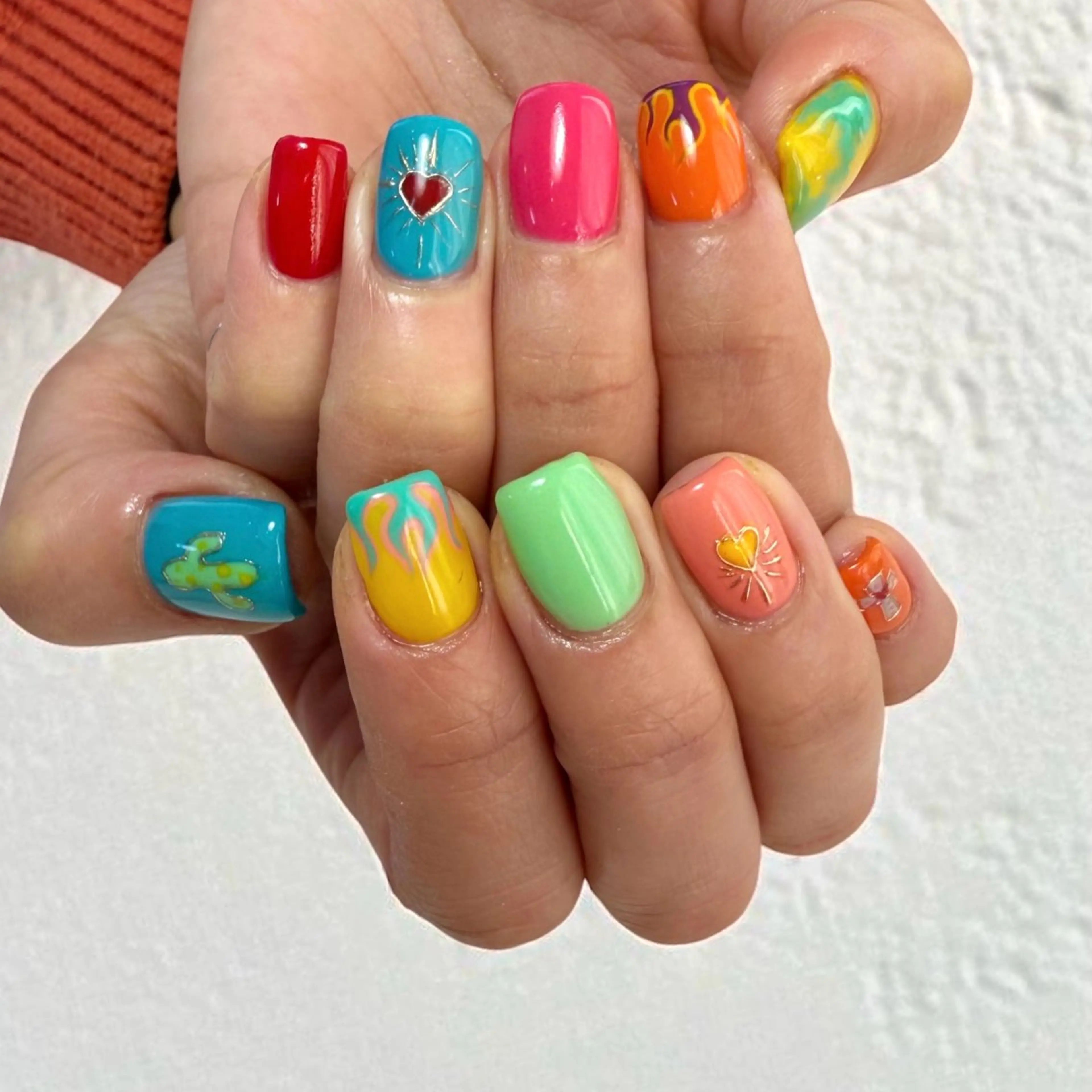 ネイル ジェルネイル ハードジェル ハンドネイル ハンドケア nail salon　Natural Cure所属・平井 彩香のネイルデザイン
