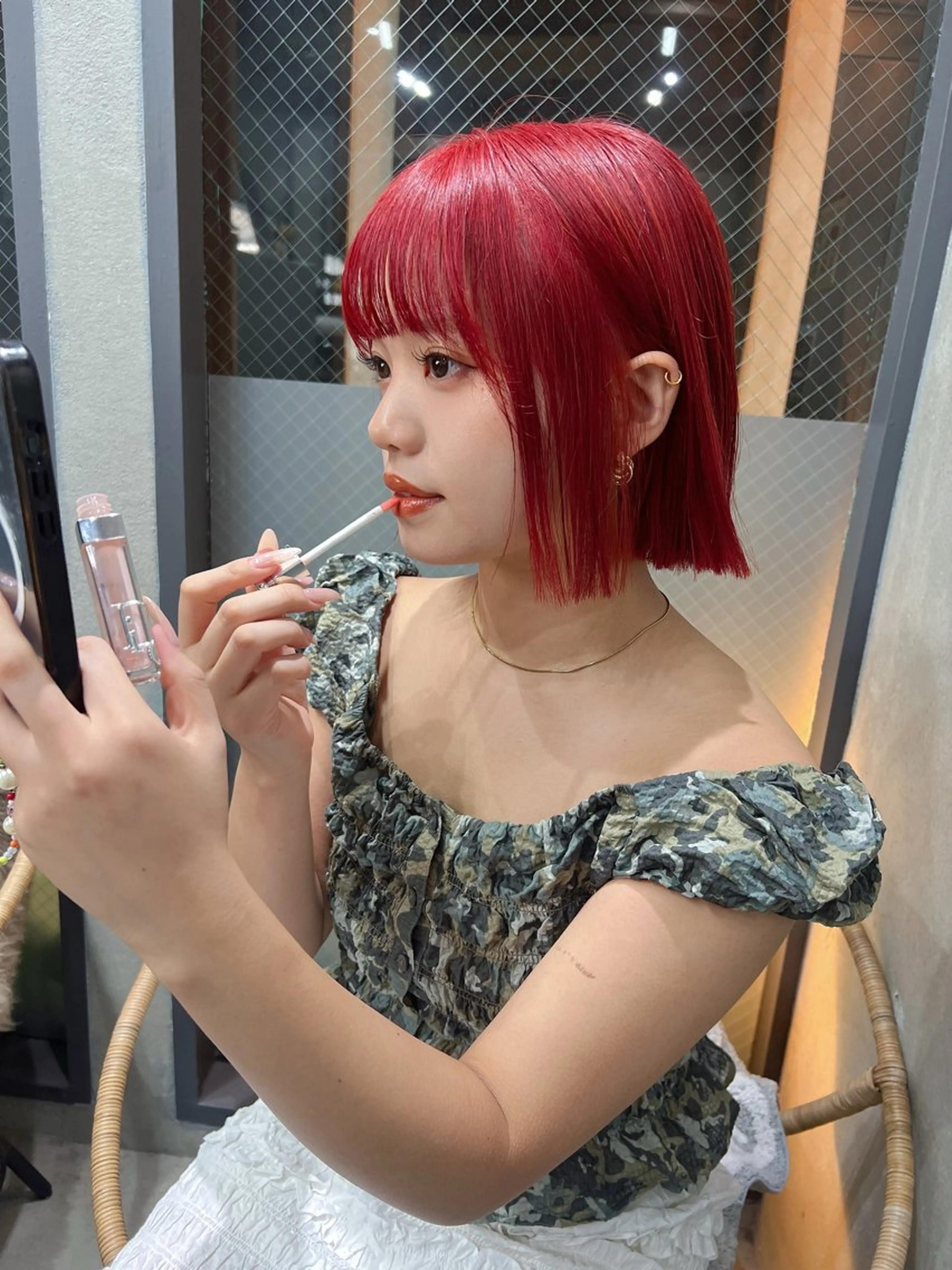 ショート カラー 切りっぱなしボブ ベージュカラー ブリーチ ケアブリーチ ハイトーンカラー ヘアカラー ユ イのヘアスタイル