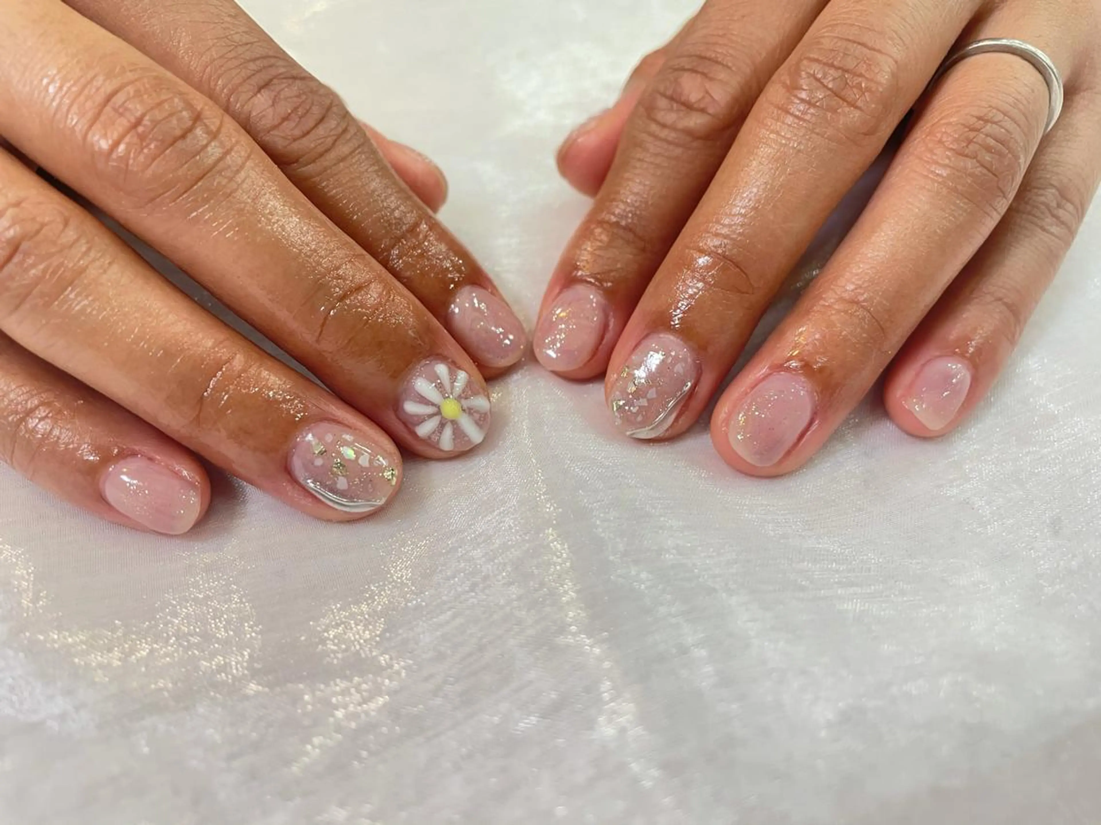 ネイル ハンドネイル ハンドケア R'well所属・はばすみれ🎀ﾈｲﾙ 光ﾌｪｲｼｬﾙ ﾍｱのネイルデザイン