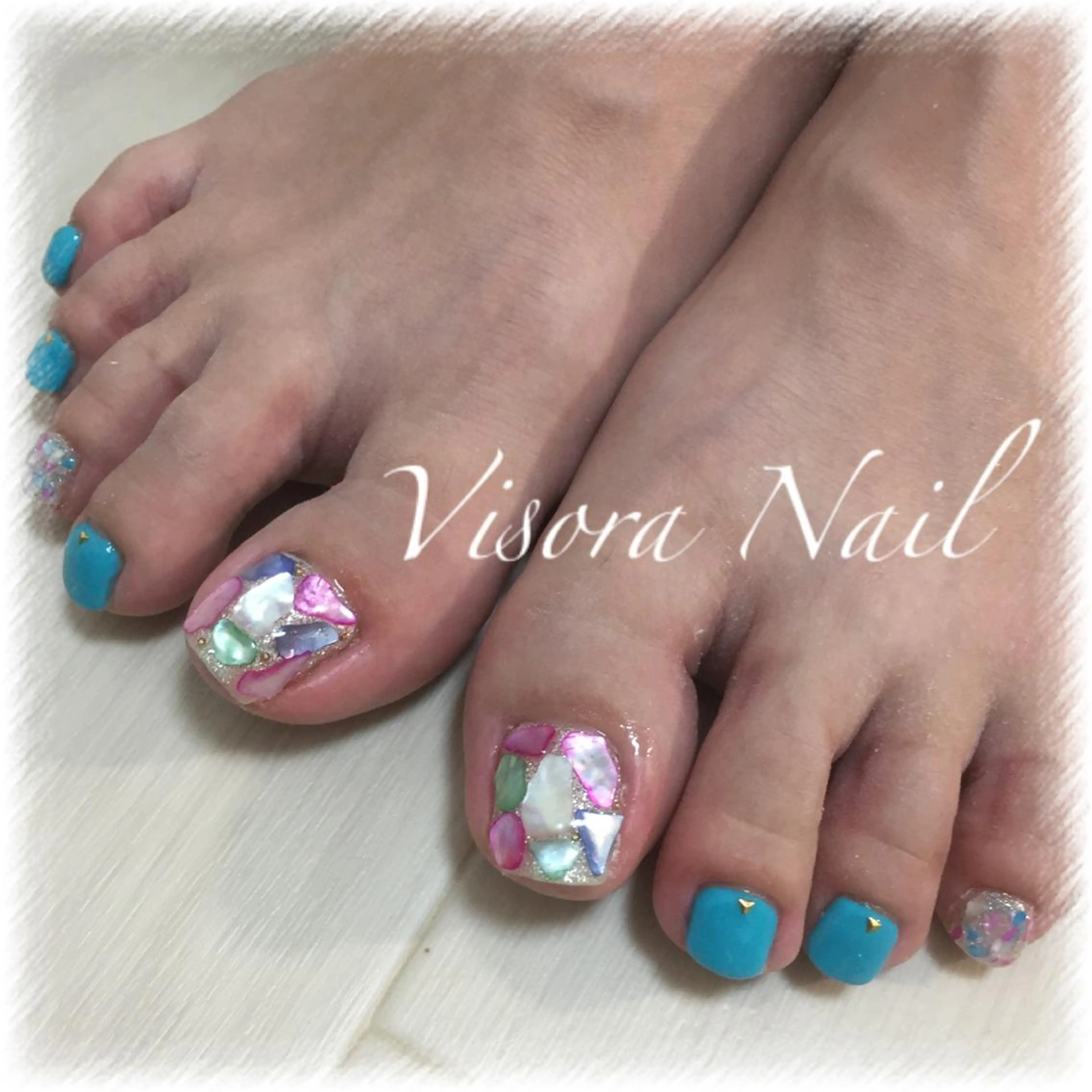 ネイル ストーンネイル 美SORA ～ｳﾞｨｿﾗ～のネイルデザイン