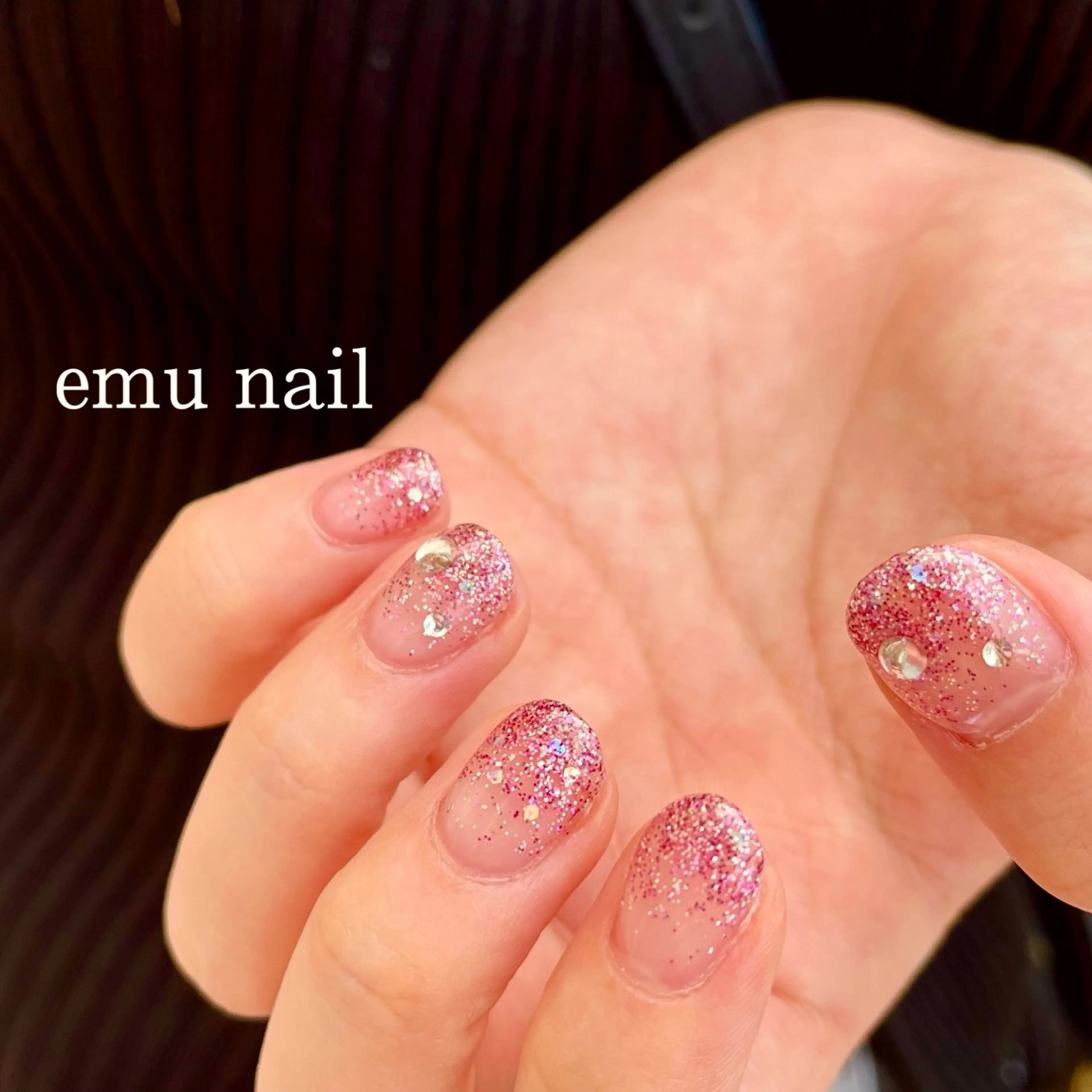 ネイル ラメ(グリッター) ラメグラデーション ストーンネイル emu nail yuのネイルデザイン
